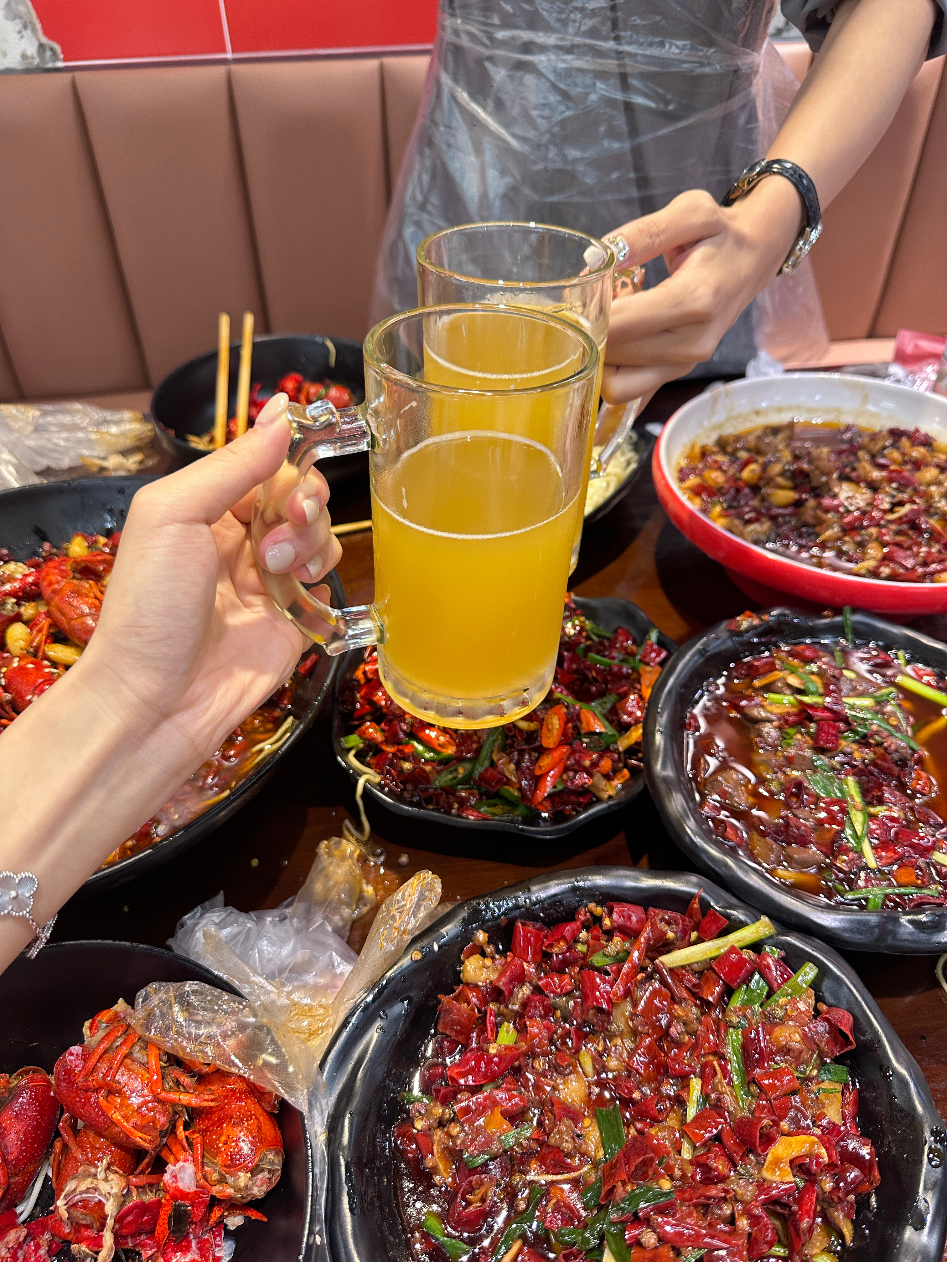 和闺蜜的快乐🦞🍻  ​​​