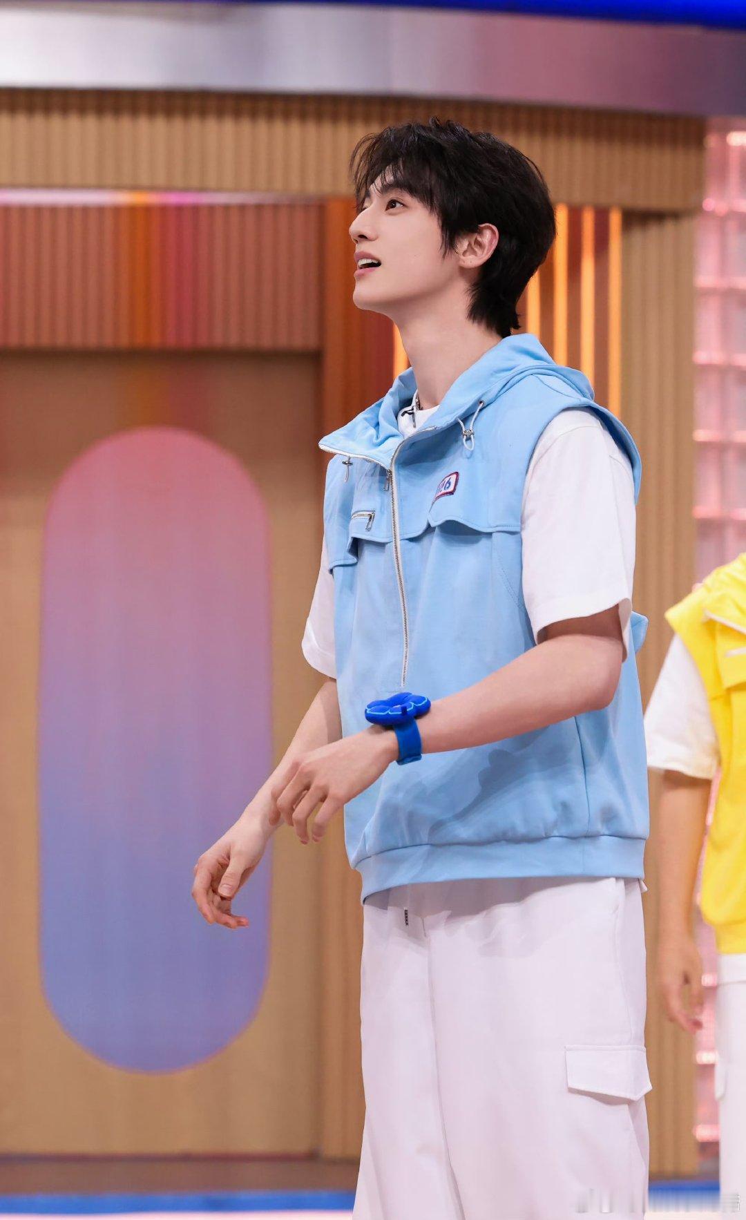 你好星期六全员小品人 你好星期六 自带笑点登场，每个动作每句台词都像在演小品～ 