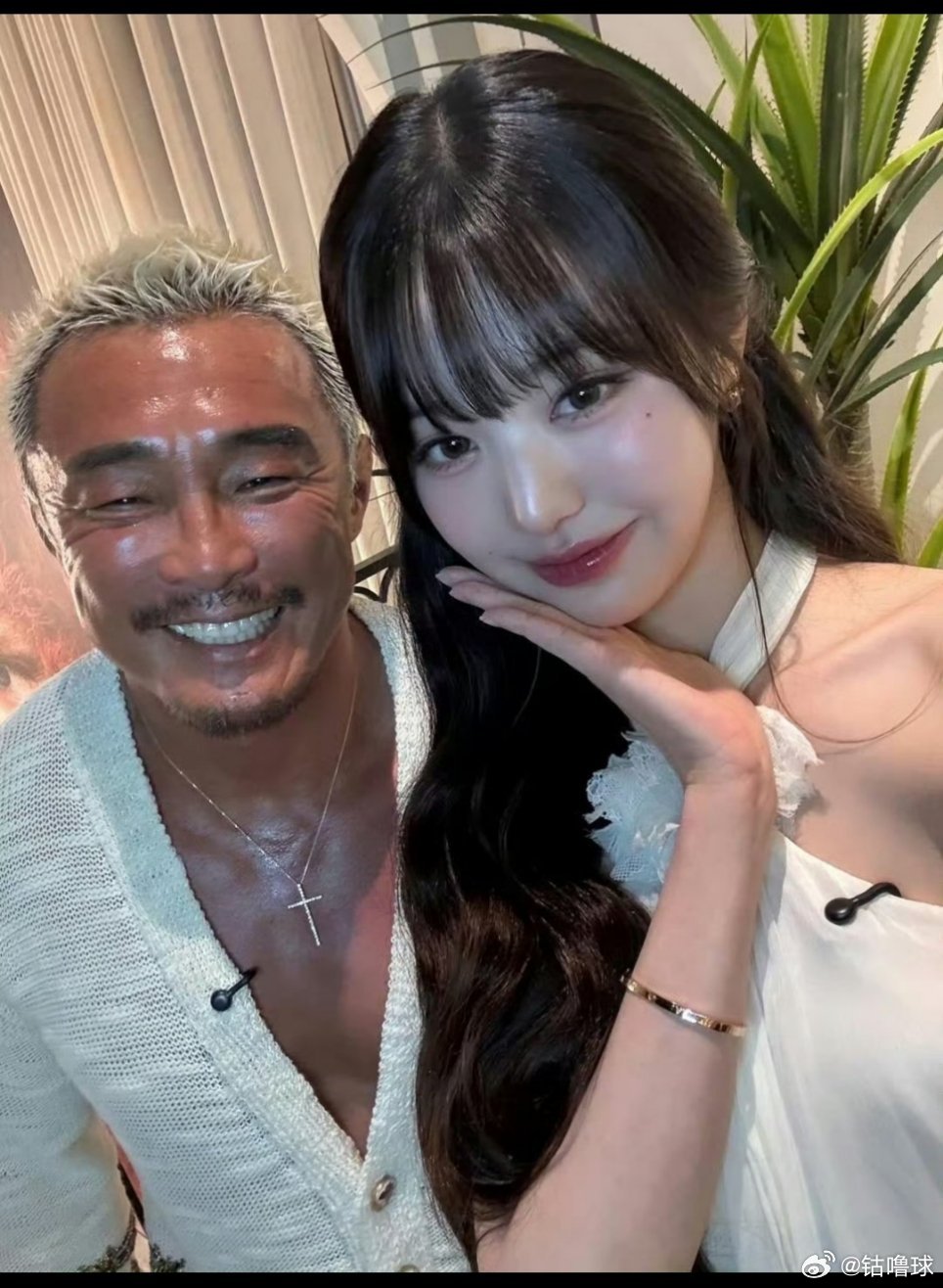 张元英好漂亮呀，旁边的大叔是谁呀[疑问] ​​​