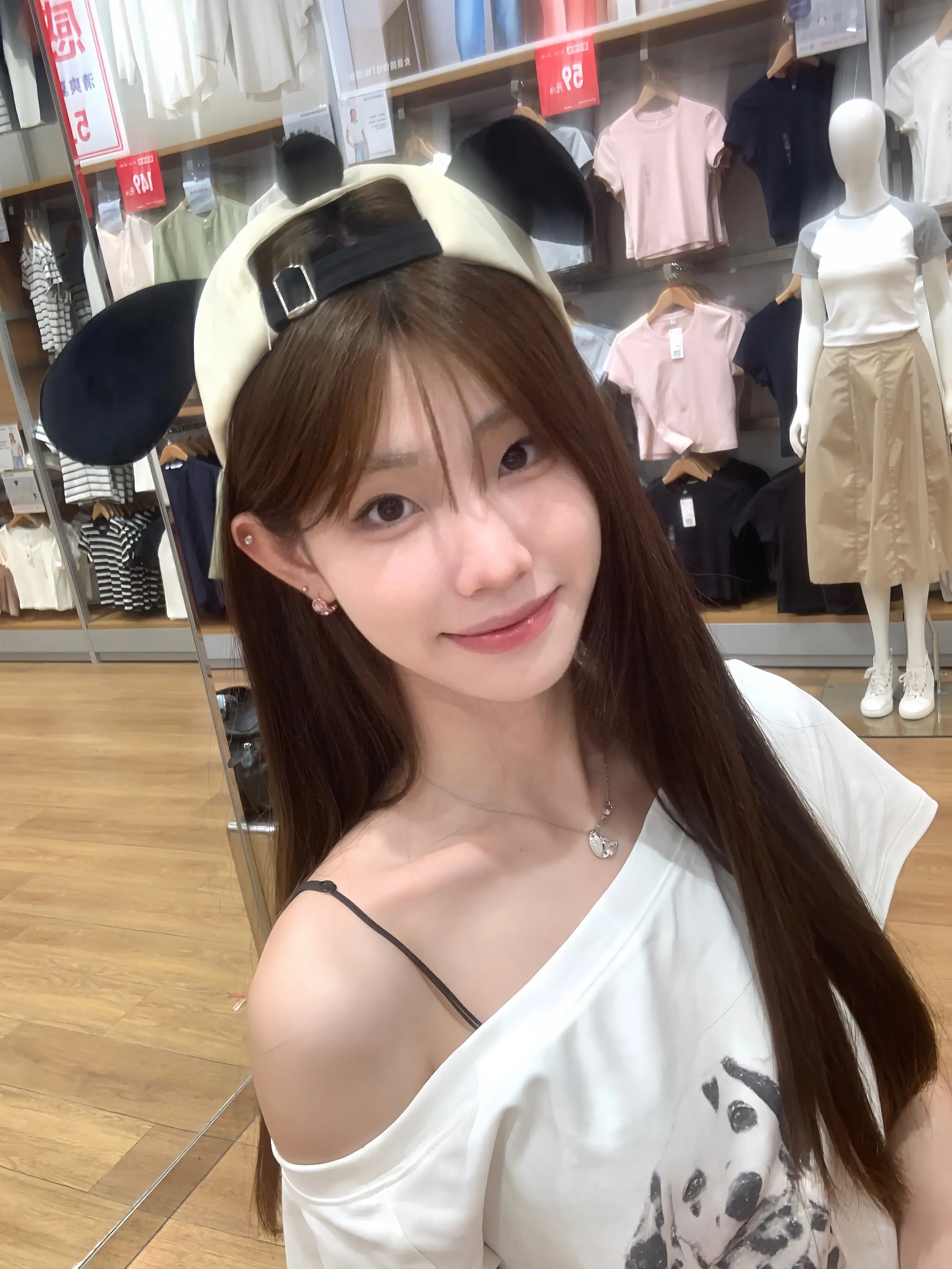你就是那种每回讲着完蛋了 事实上不管什么情况 都会生活得很幸福的小女孩...