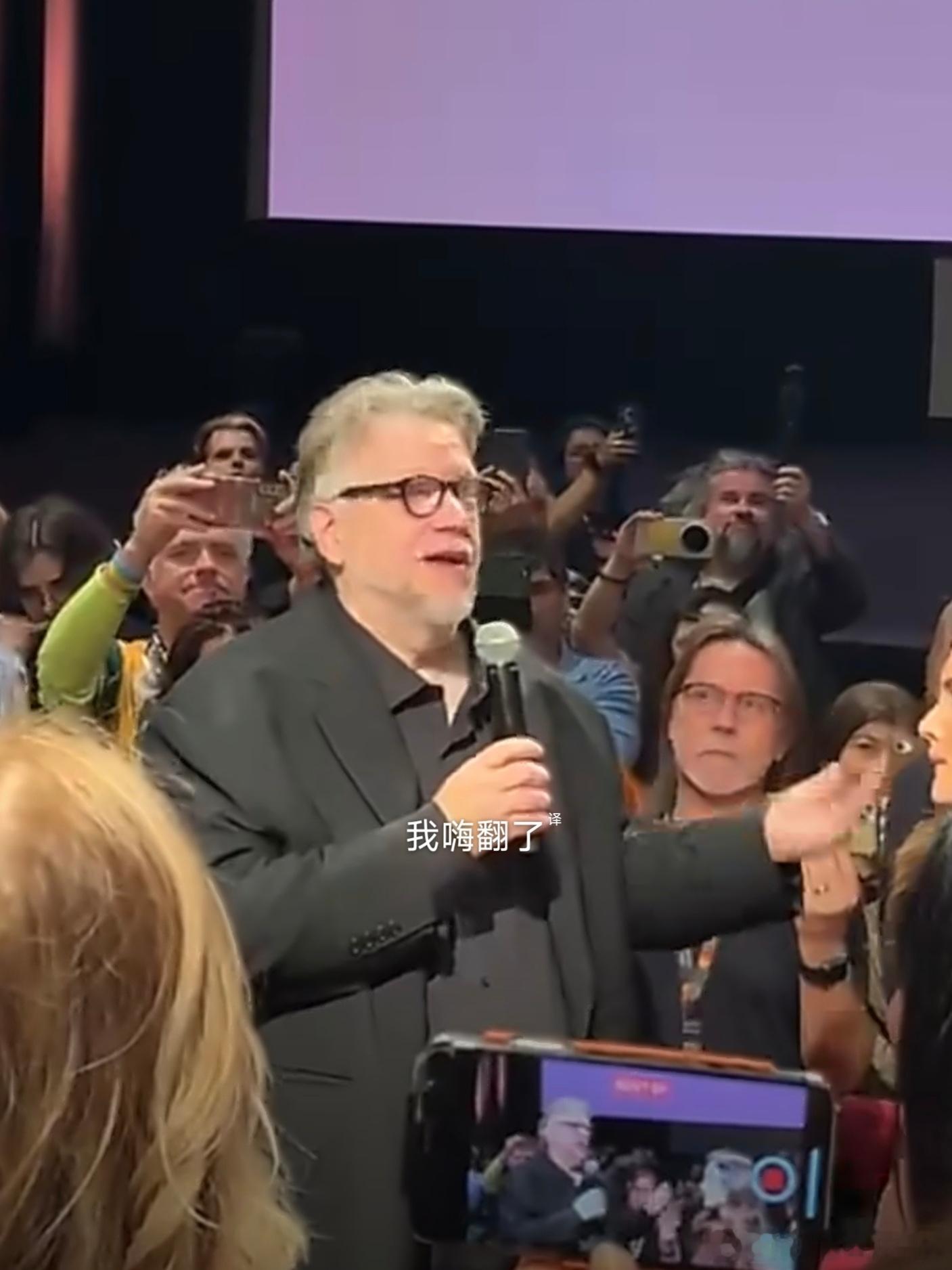 乐了，戛纳电影节上吉尔莫·德尔·托罗在《潘神的迷宫》重映致辞环节大呼：Fxxk 