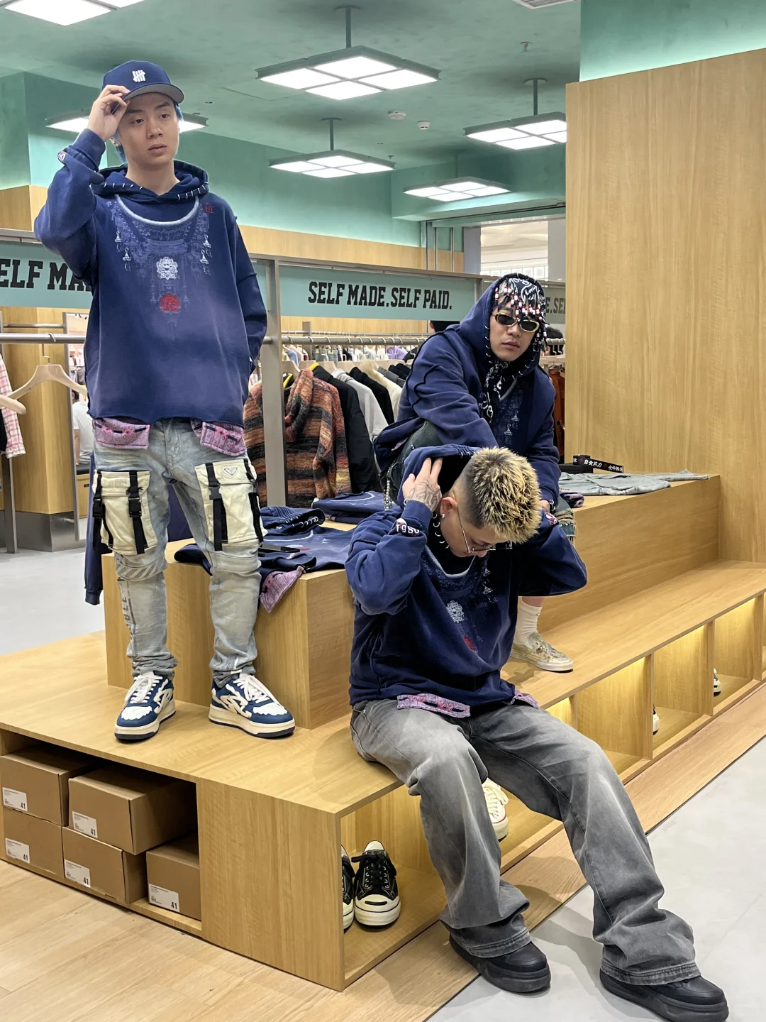 贵阳。。。现在的店都潮成这样吗？？！！