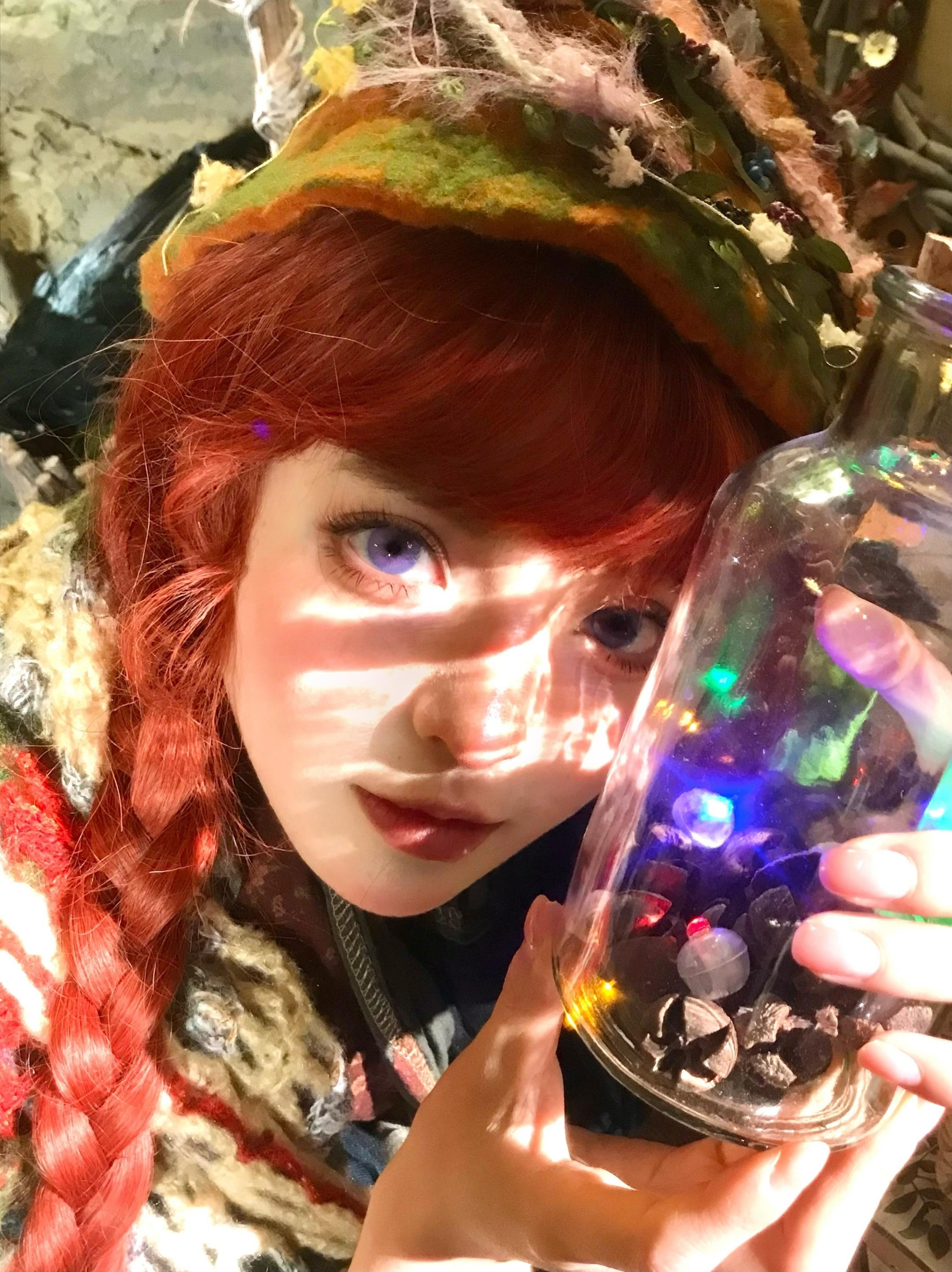 山洞里的红发小女巫🧙🏻‍♀️