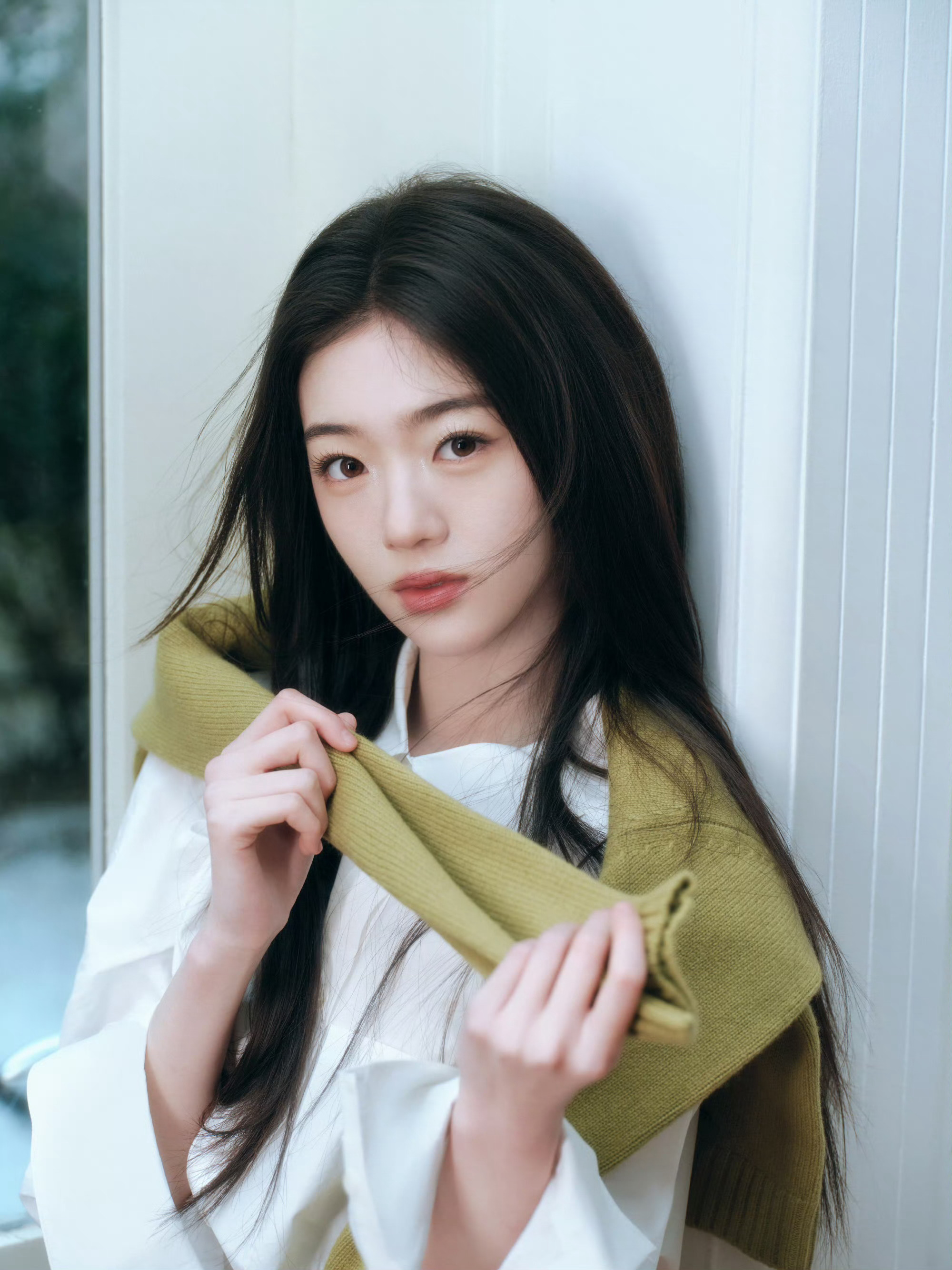 电视剧人鱼这段表演感染力拉满，将角色的迷茫与不安生动展现，一举一动都透着无措。长
