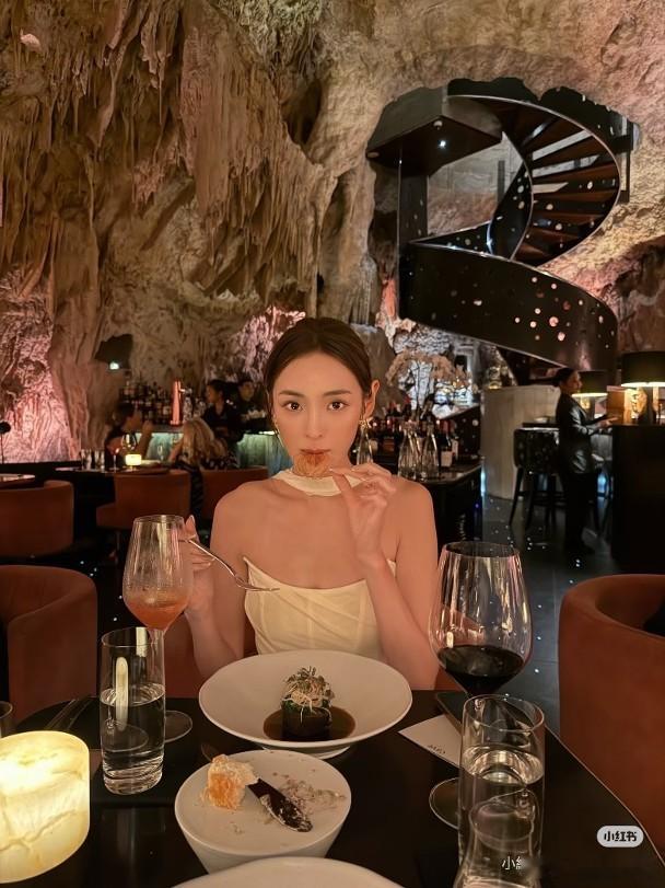 無綫小花陳楨怡（Celina）身形又高又瘦媲美模特兒，日前到了峇里島旅遊的她未有