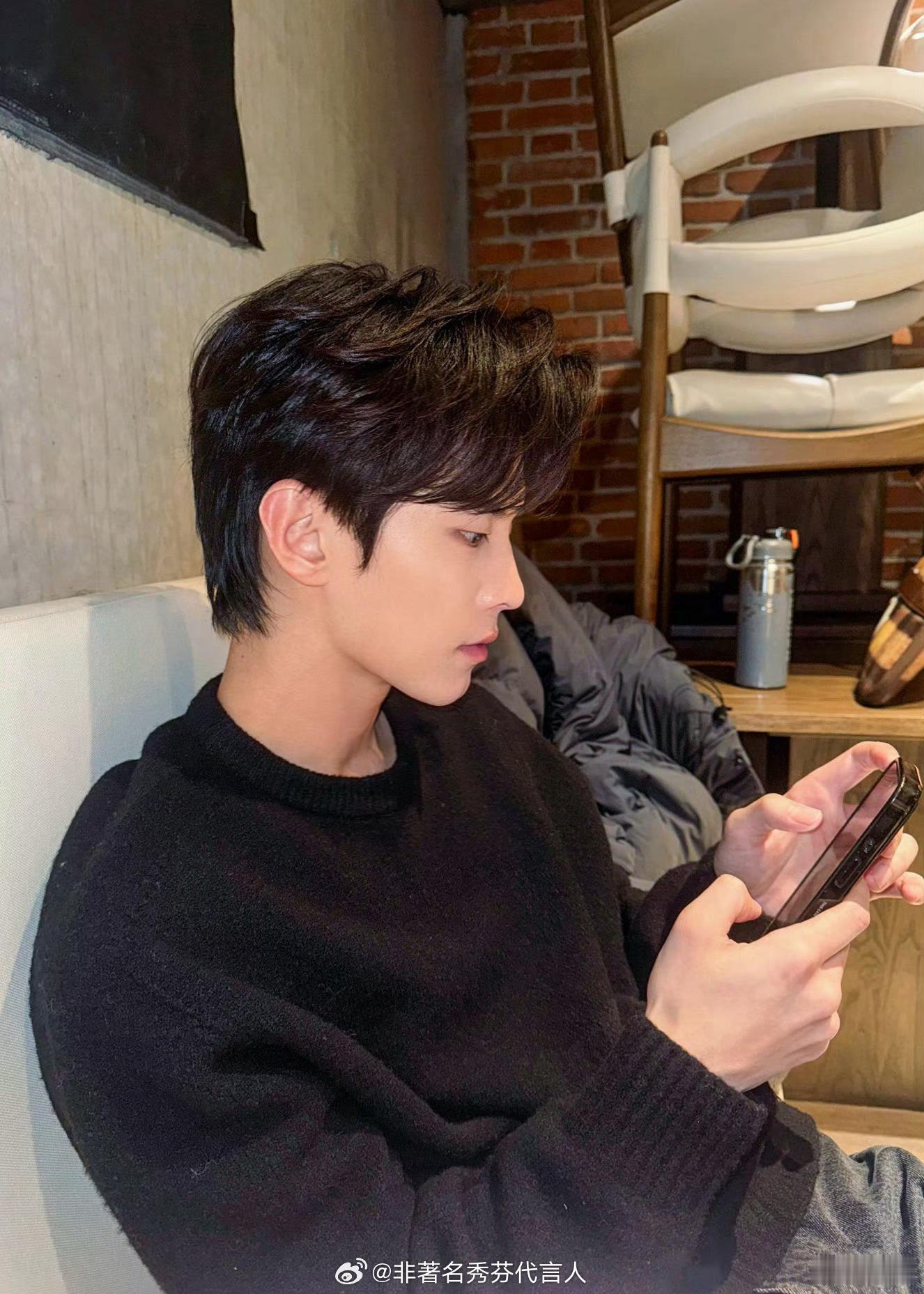 何与 靳朝是最接近自己的感谢你成为靳朝