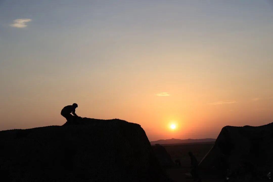 东风快递火箭军正青春火箭军 《给家捎个话》当年离开家妈妈双手把我拉走到哪都别忘了