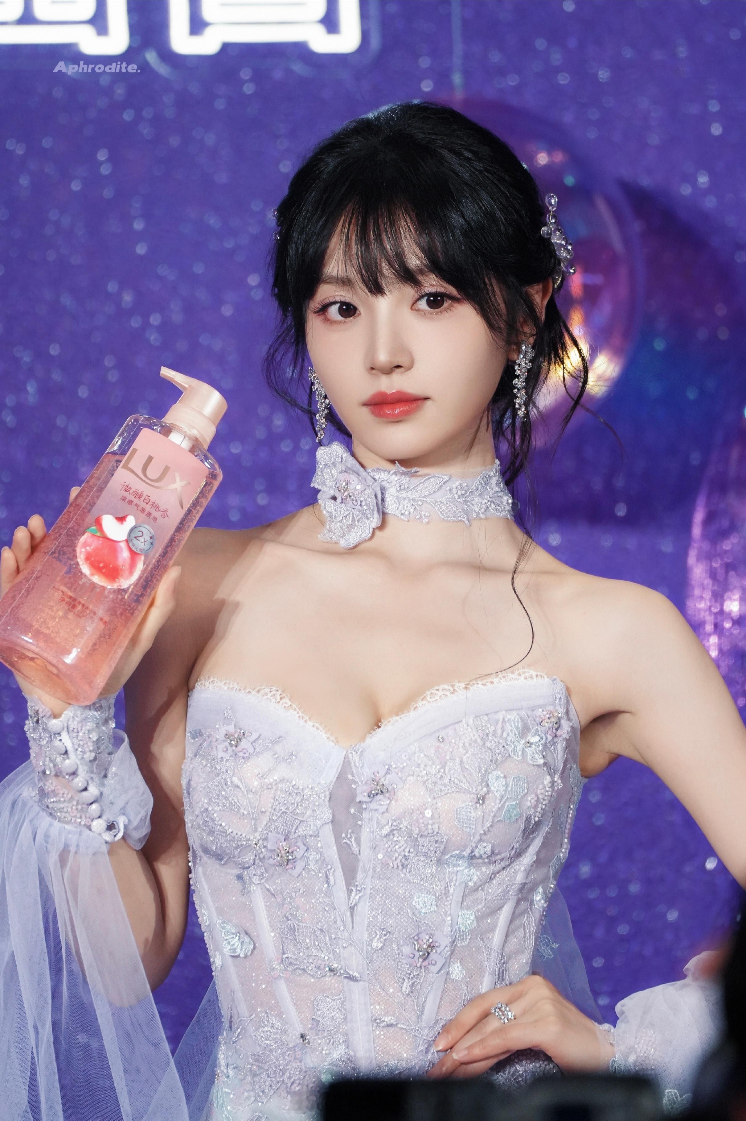 田曦薇深圳力士活动饭拍紫色的花仙子小田🪻 ​​​