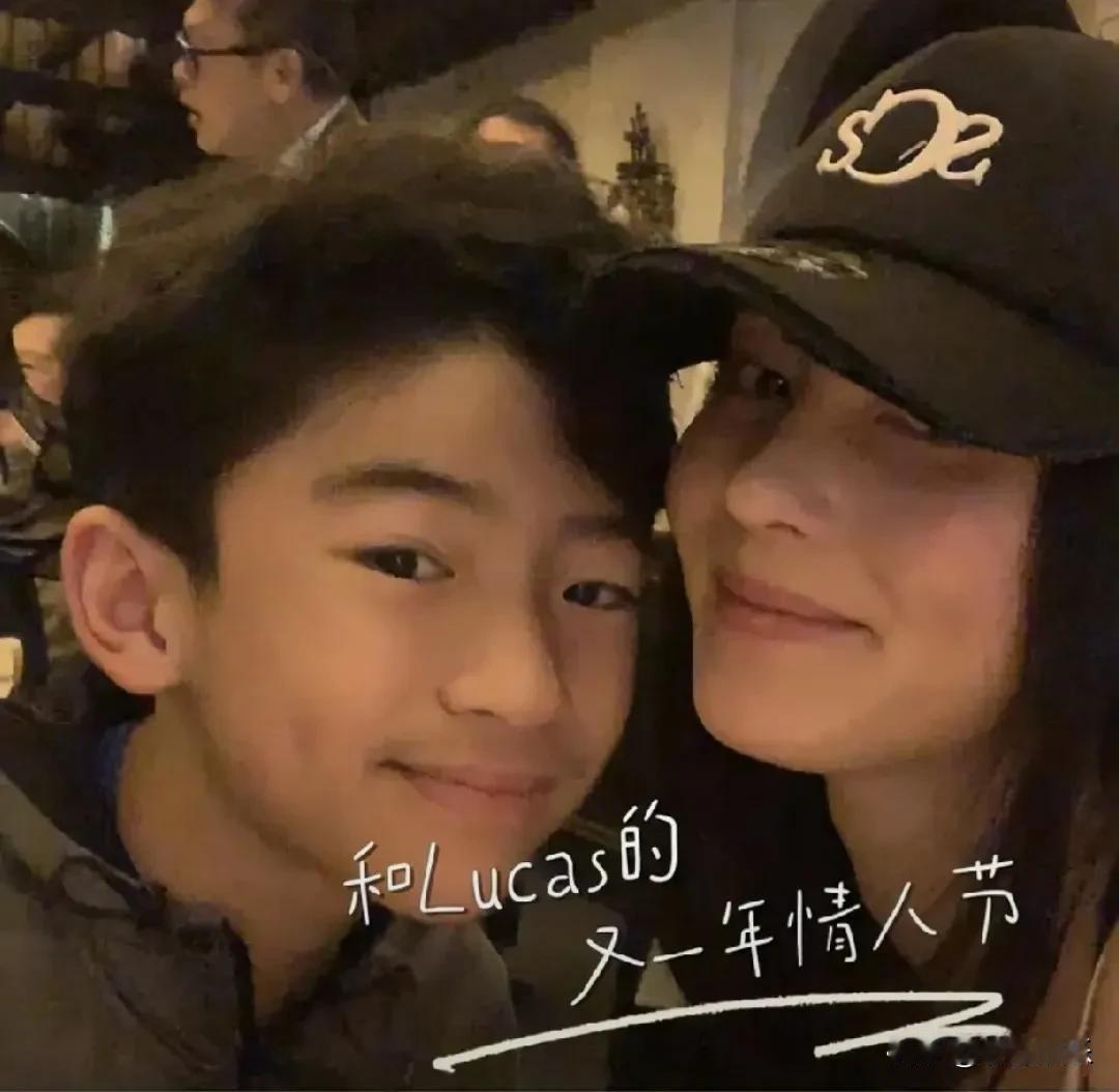 张柏芝情人节“约会”大儿子：原来，这才是最顶级的浪漫

大伙儿发现没？昨天情人节