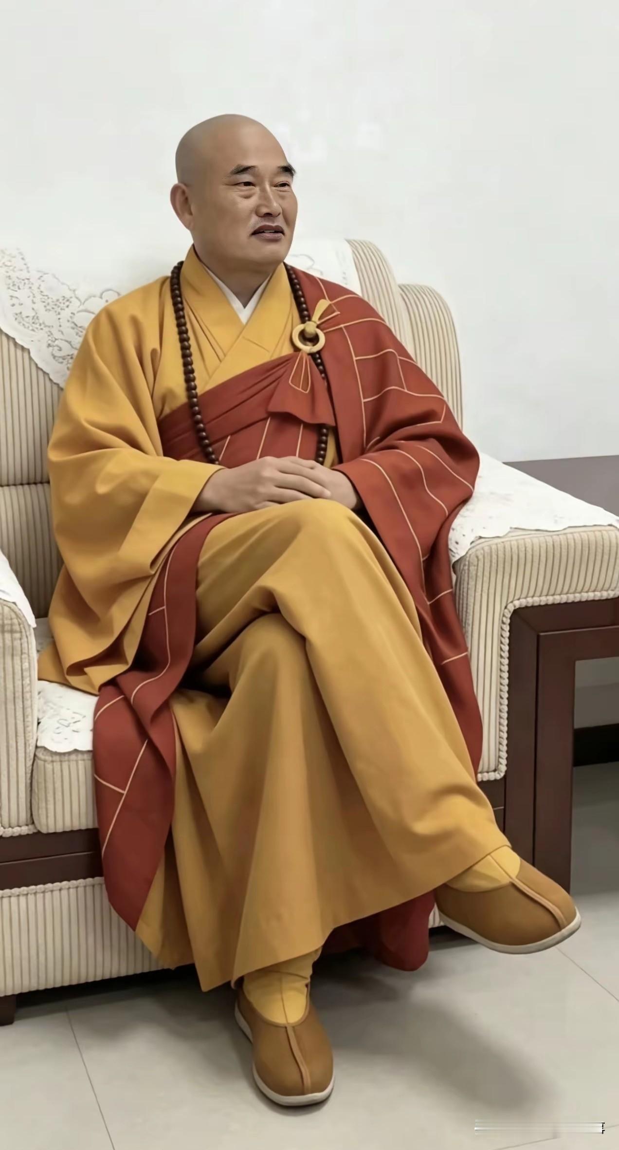 今年大衣哥朱之文开启了进军文旅的模式，天南地北的各个风景游览区跑，俨然成了全能高