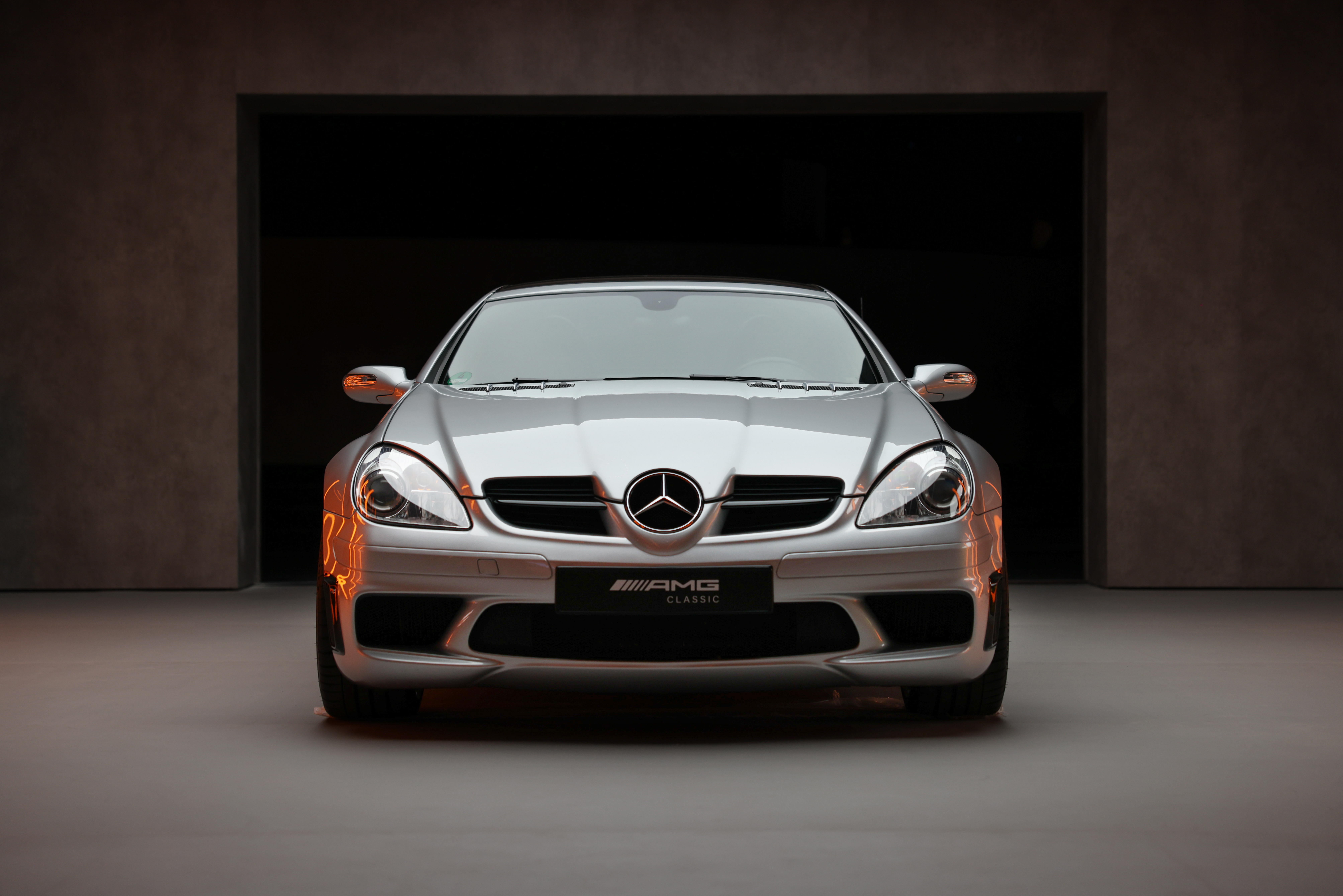 SLK 55 AMG Black Series5.5L V8，400马力，零百4