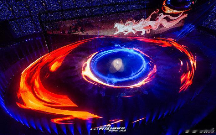 张杰鸟巢唱完大庆功 斗转星移赴约鸟巢，十六场连唱震撼落幕！张杰以顶级舞台与万人大