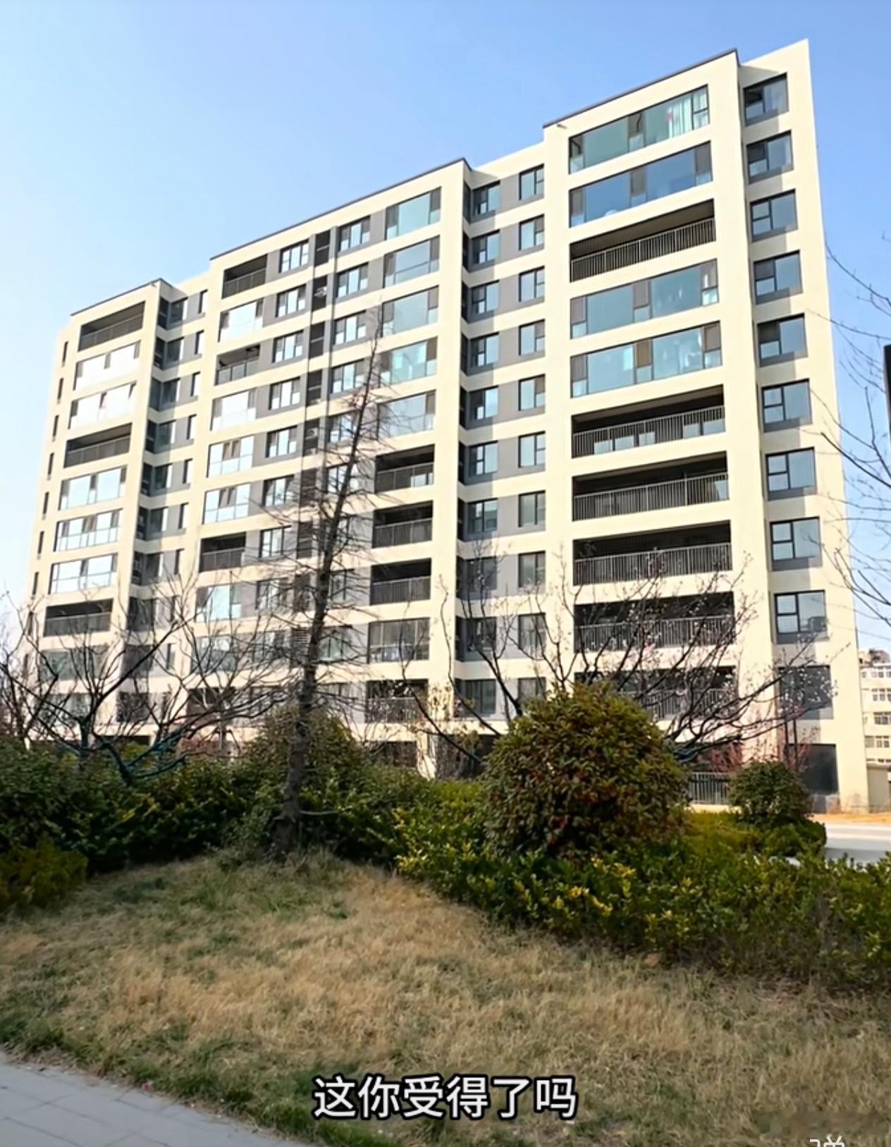 融创臻阅，因为是回迁房，收物业费很难，近期逼得物业公司跑路了，拜拜了业主们！ 