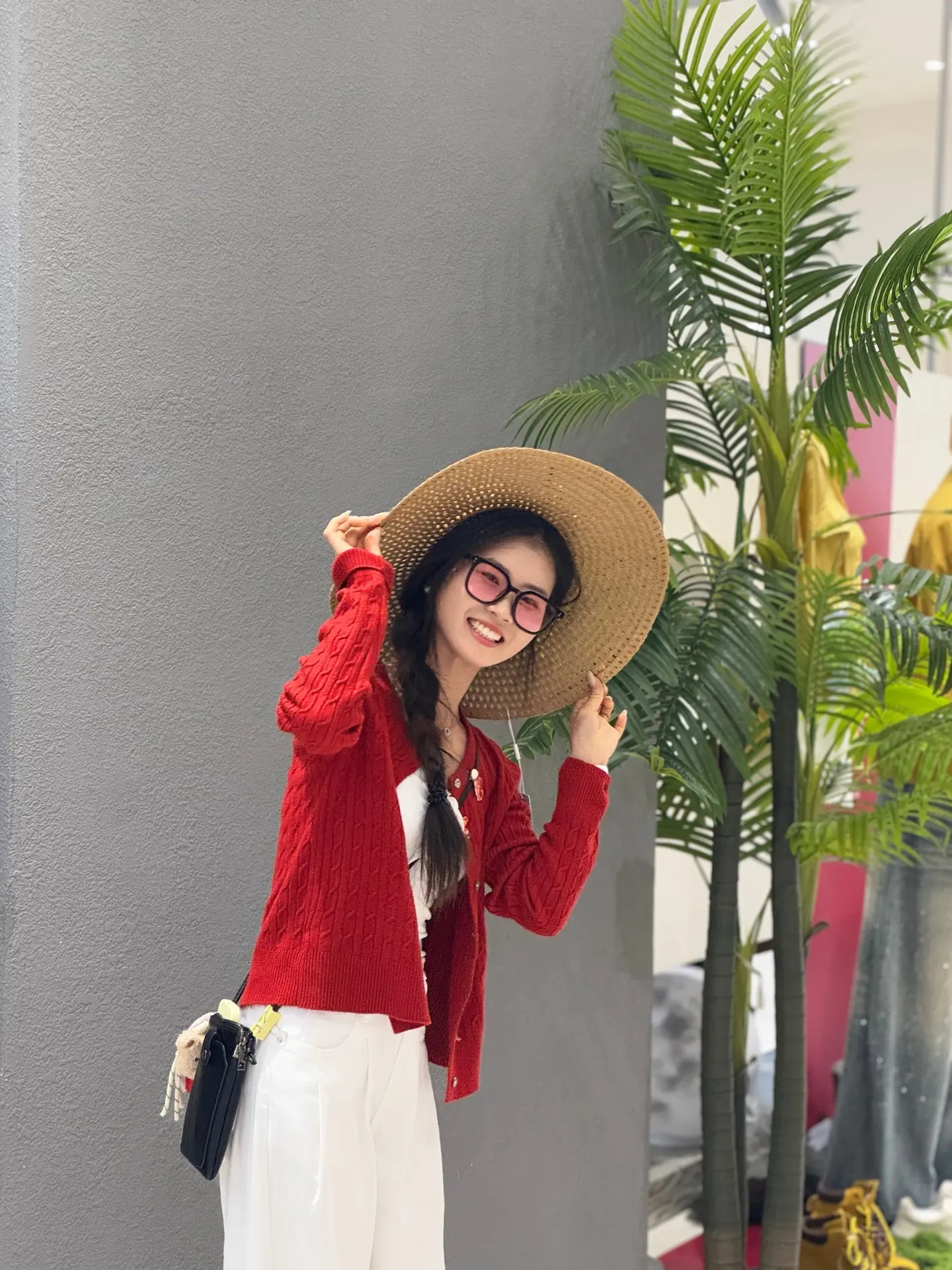 “未来娶我的那位先生，没事多练练这首歌，结婚那天唱给我听”