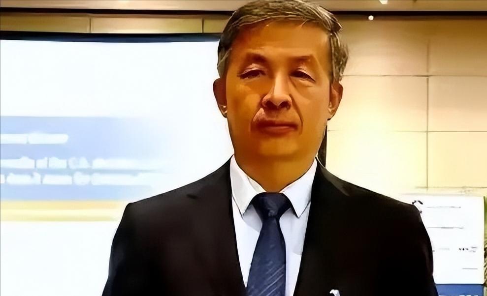 "晚一秒就万劫不复！中国该立刻向美国低头，交出发展权才能保命！"很多人现在再回头