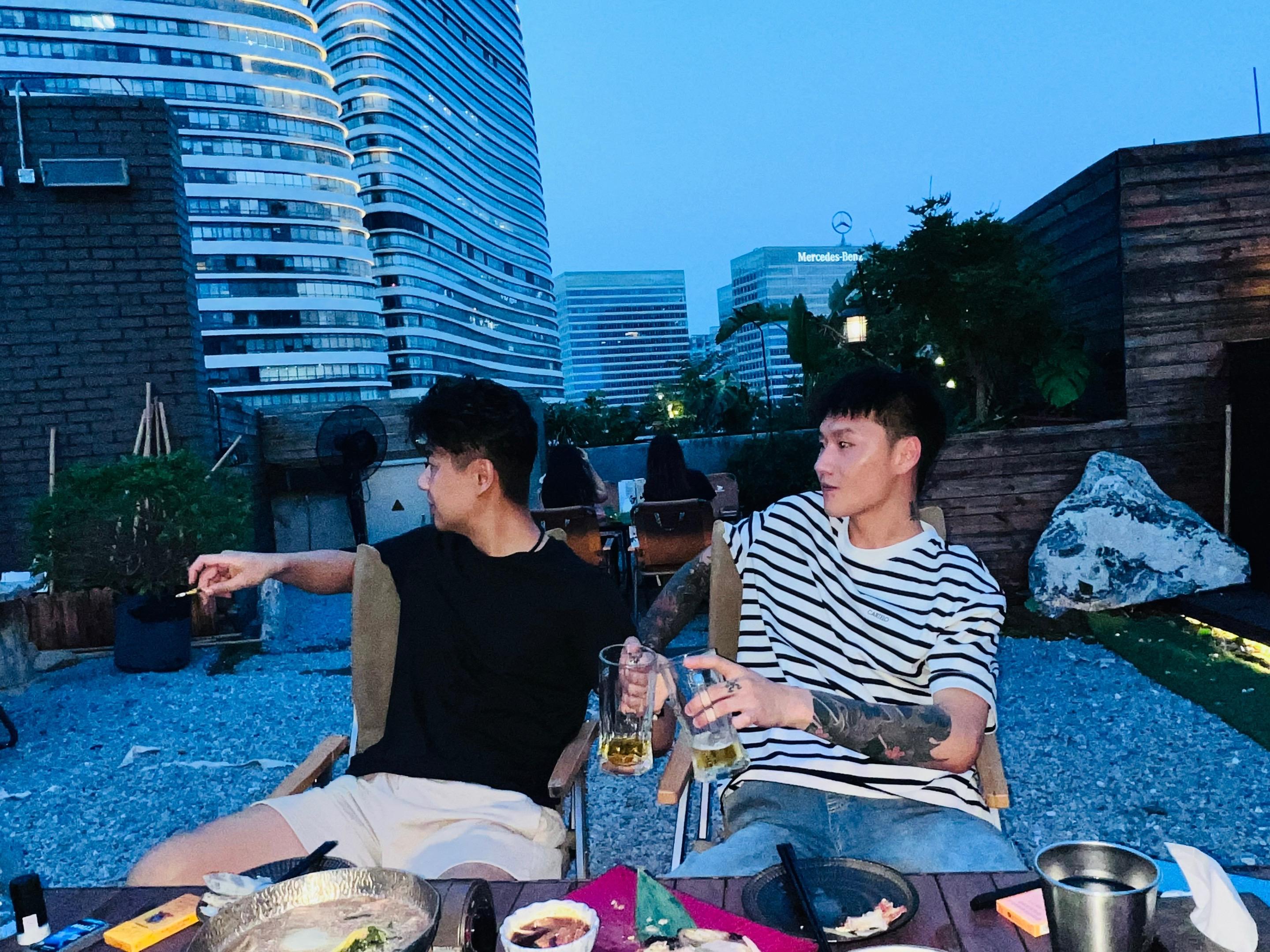 物是人非事事休 欲语泪先流