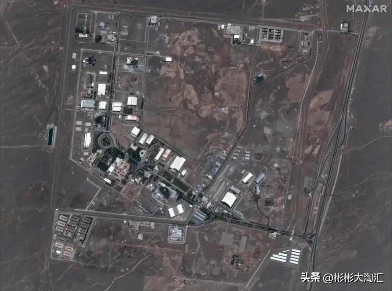 伊朗为啥攻击美企数据中心？这背后可是有战略考量。在现代战争里，数据中心成了“国家