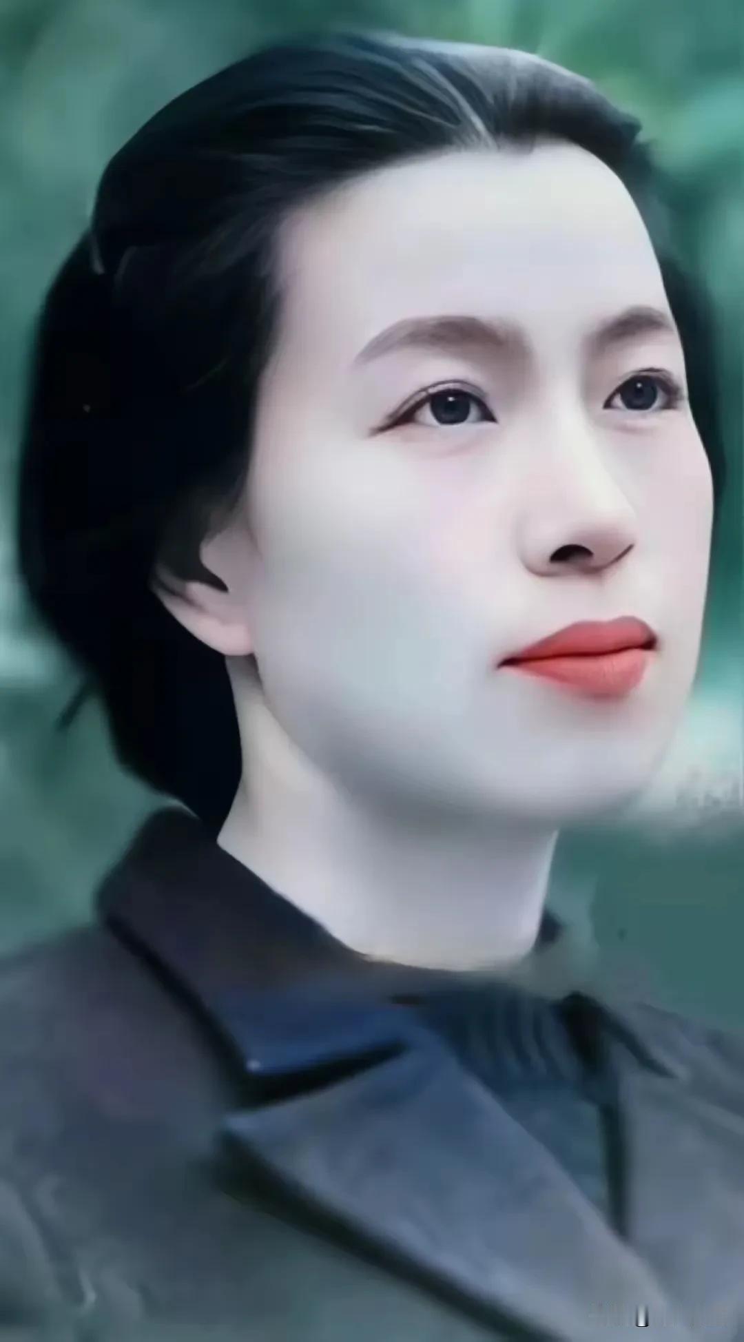打开美容，老奶奶也竟如此的光彩照人！我敢肯定所有上了年纪的老年朋友都认识她！〈网