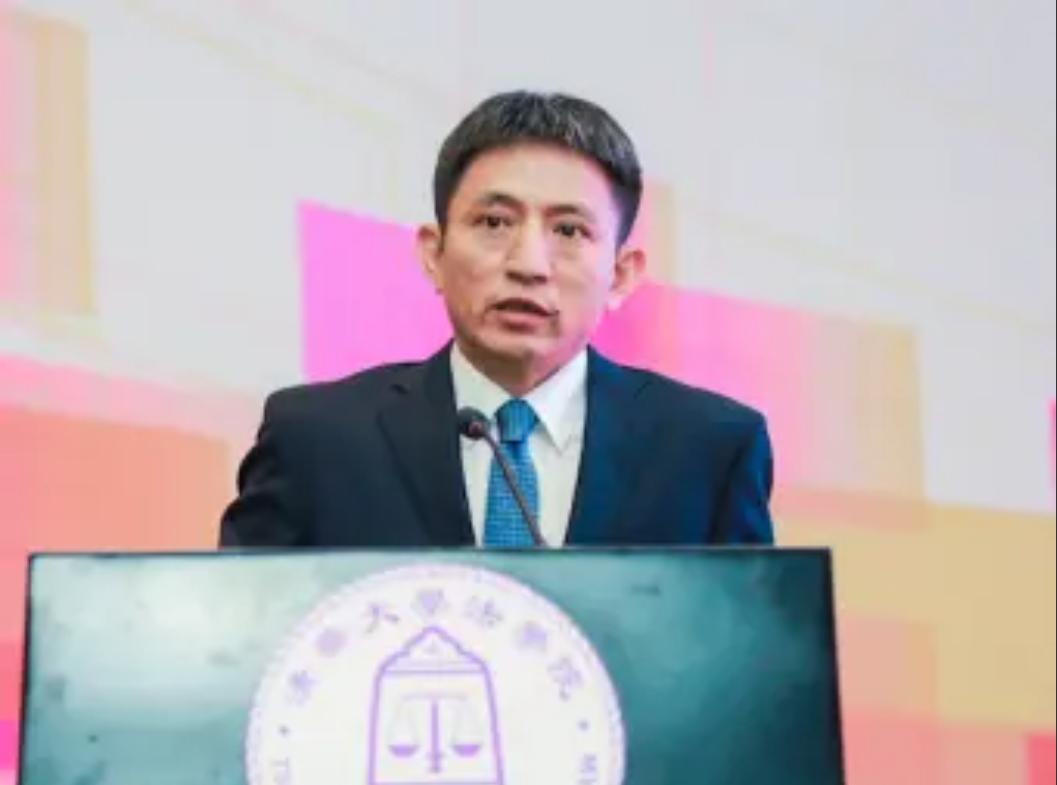 李成钢工作有调整，免去中国常驻世界贸易组织代表，但继续保留中国商务部副部长身份，