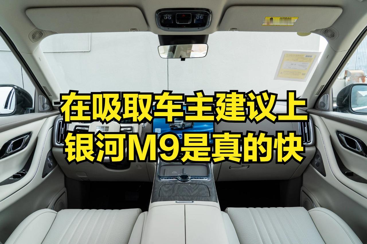 难道你不觉得单屏会比双屏看着舒服吗？单屏更简洁、对称更美学、应用生态体验也会更好