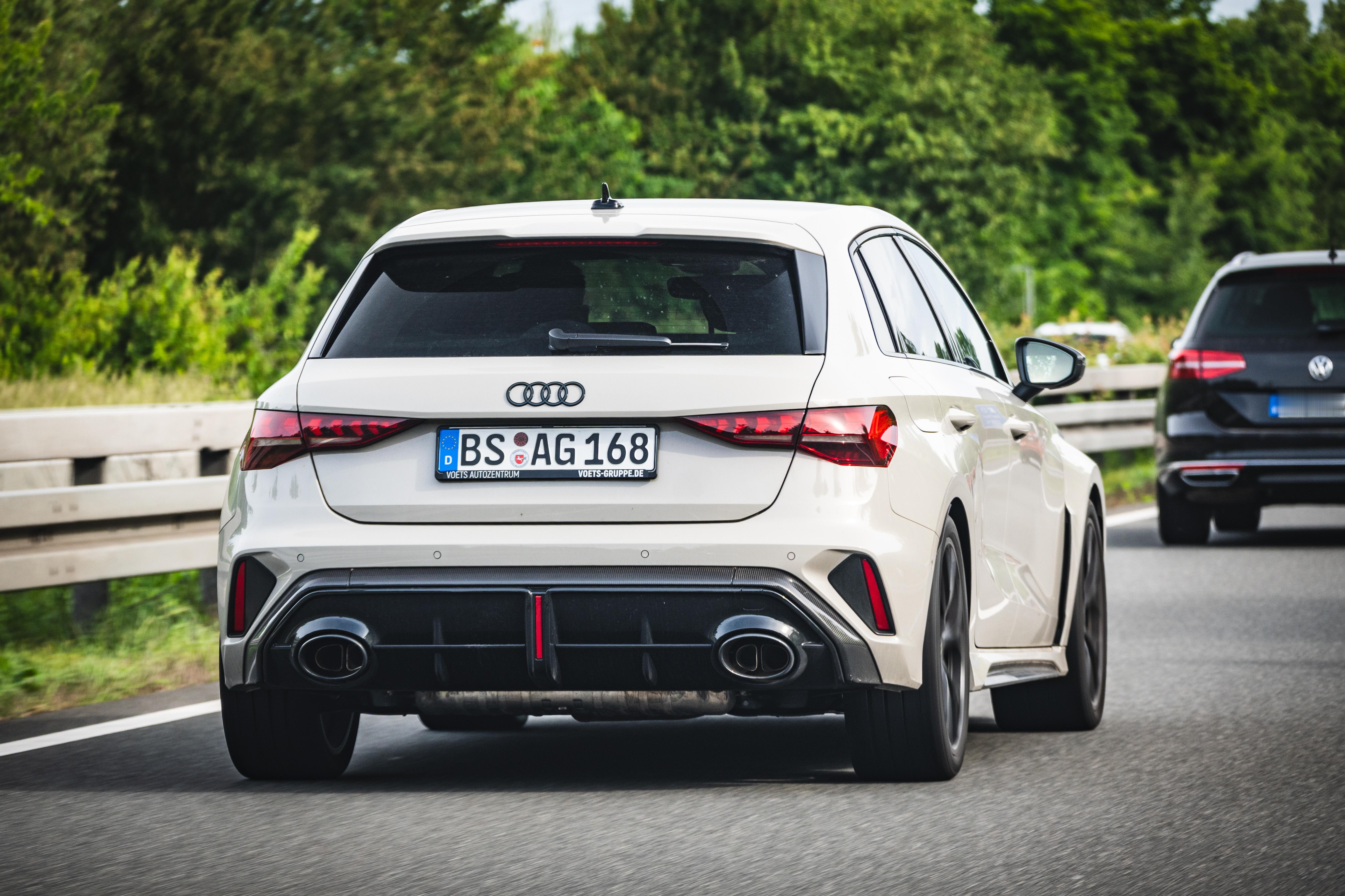 事情有了进展，根据反馈，奥迪第一次迈出了改变的步伐，决定尝试由北奥迪牵头走平行渠