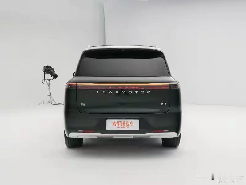 一觉醒来，车圈炸锅了！工信部三箭齐发：
一：从2026年7月1日起，电池“不起火