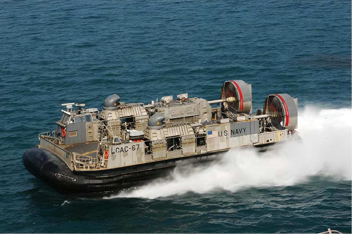 每天认识一件兵器 美国LCAC气垫登陆艇LCAC（Landing Craft A