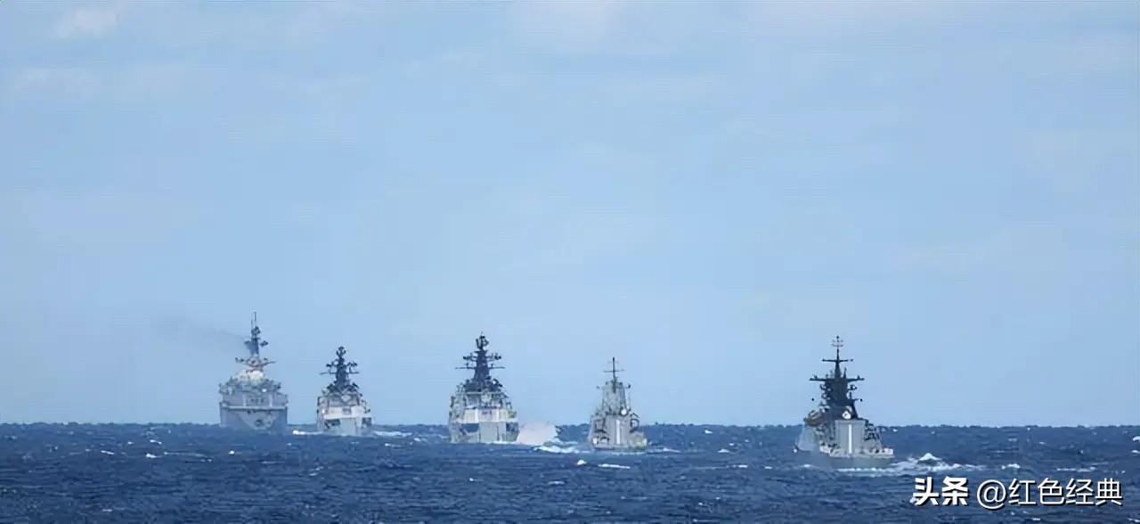 大驱对导弹！

日本导弹部署到中国家门口之际，中国军舰驶向日本海，这样的针锋相对