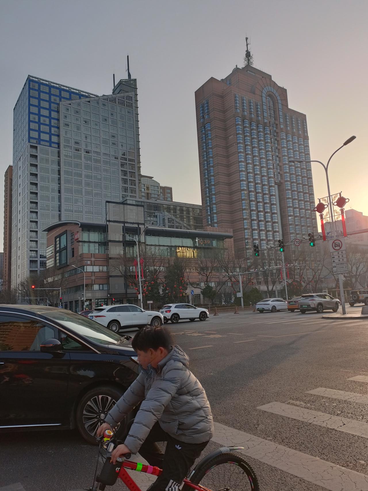 人生是一场修行，修的东西可太多了。
咱先说说修心，生活里烦心事一堆，就像打游戏遇