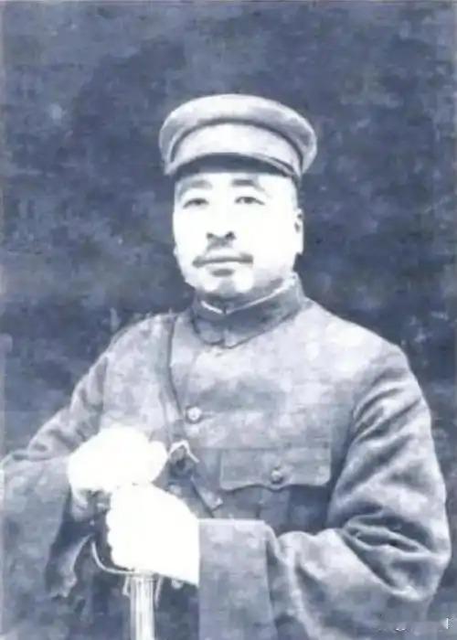 1949年12月，孙元良大摆宴席，邀请师以上将领参加。见应者寥寥，他杀心大起，准