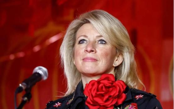 眼下国际形势变数一大堆，各国想安稳搞发展都碰难题。偏偏有一个亚洲平台火了，就连俄