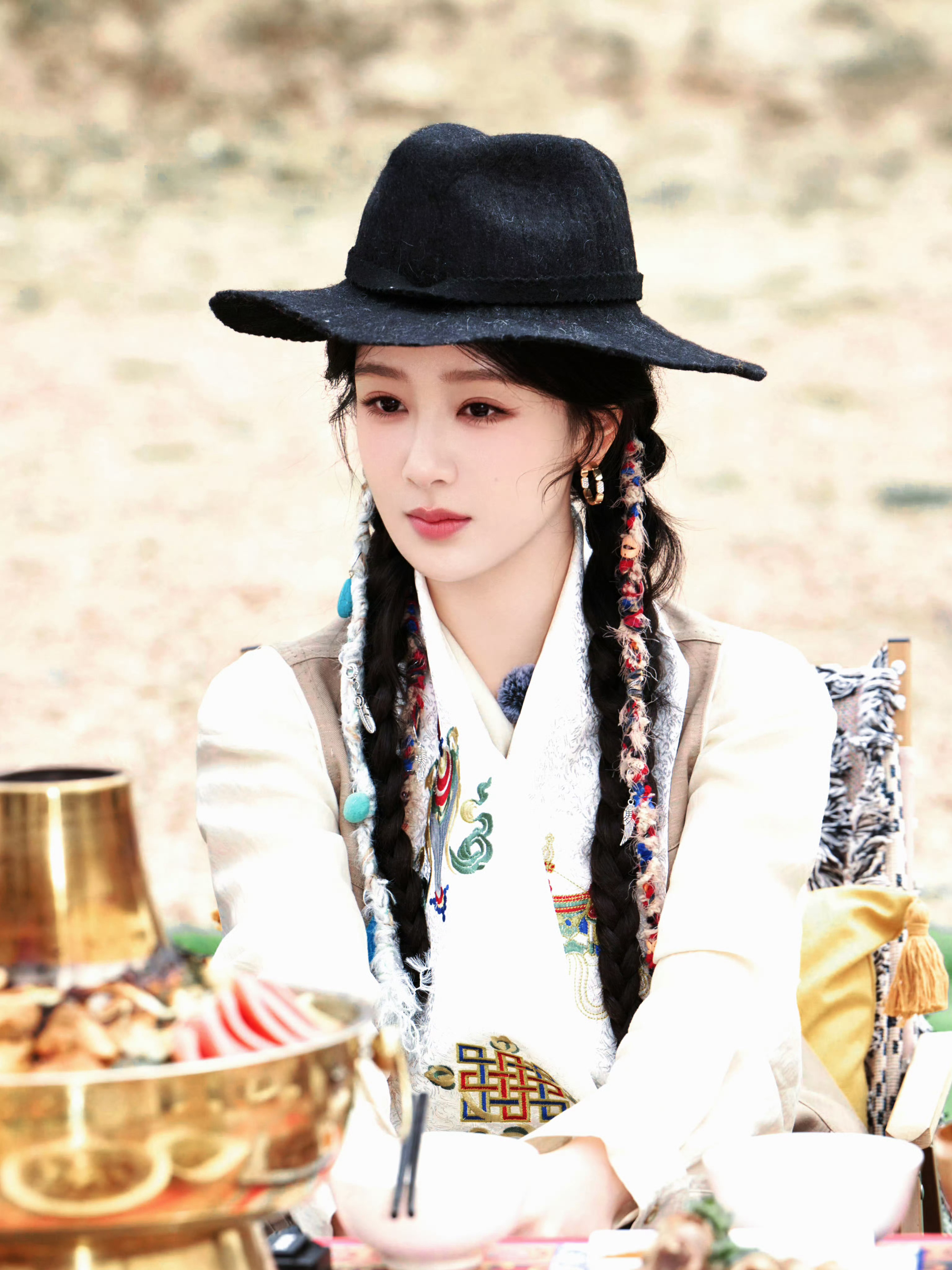 杨紫玉树州文旅局长清唱生命树雪域为幕，歌声为桥✨旋律绕三江源，舞步踏高原风。一唱