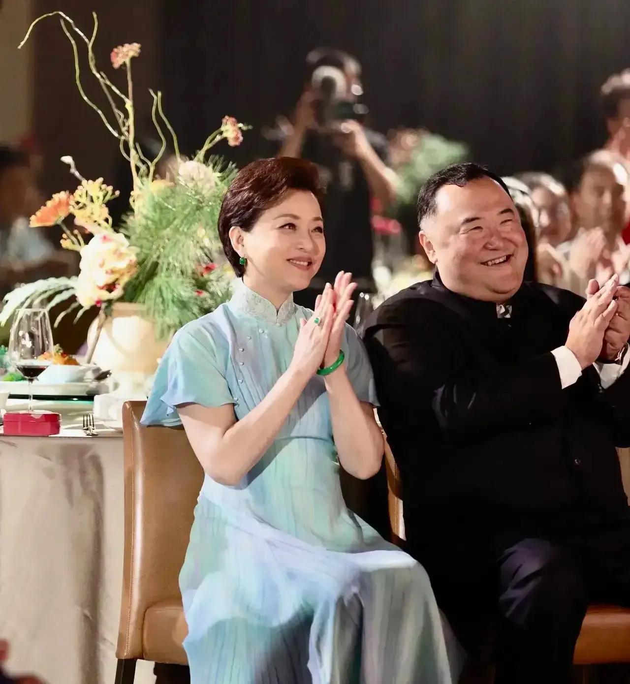 为什么明星都嫁富豪？难道她们的钱不够花吗？青春少年样样红，为什么喜欢与老朽相处，