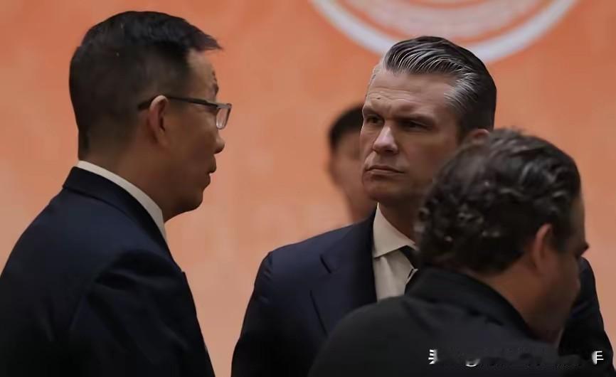 看来美防长在华受刺激了，刚回国就准备再次访华，这回他准备一个人来！
​多家媒体5