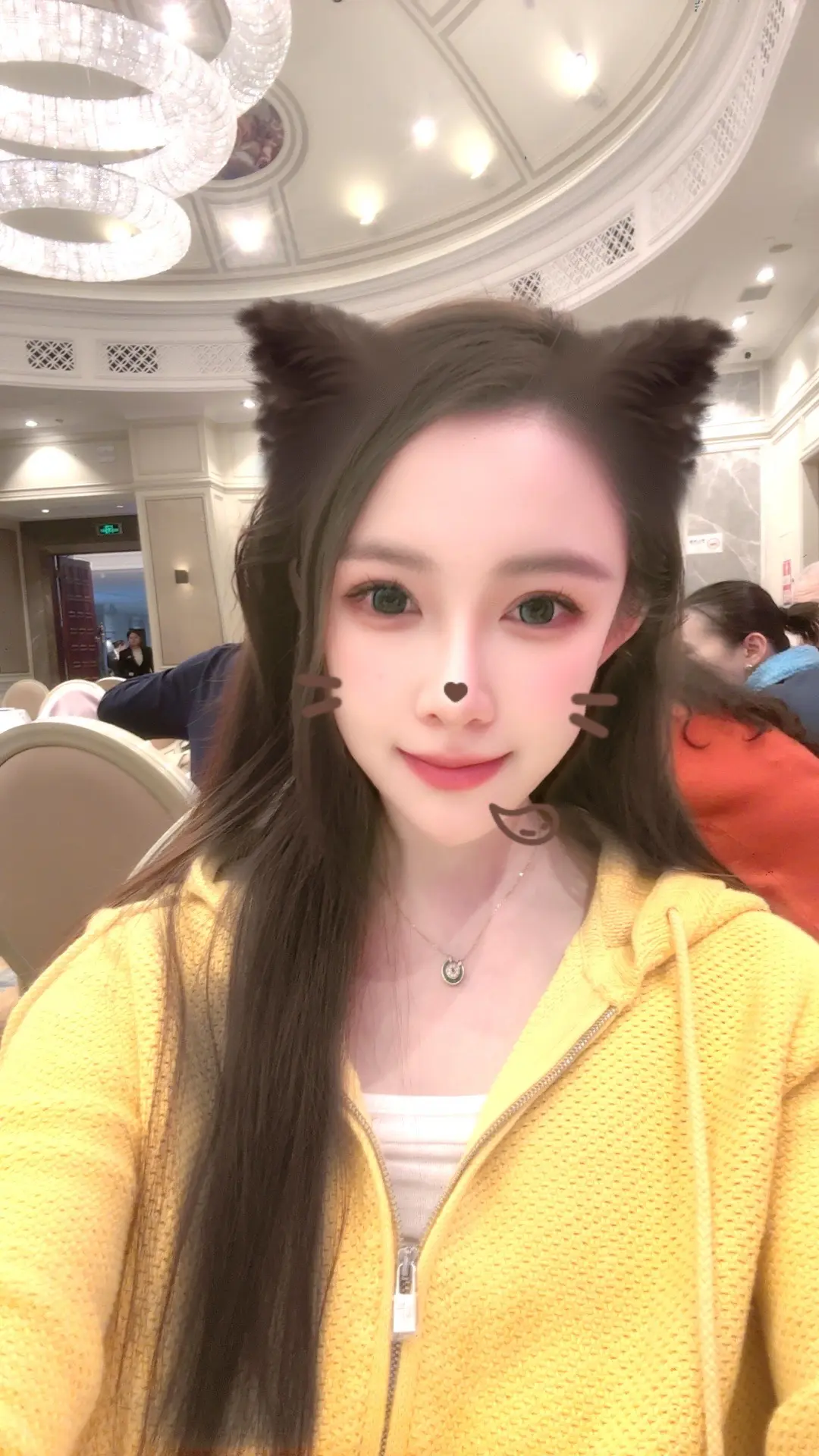 白鹤九霄鸣，空中万里声，犀牛放望月，吉庆之分明～
