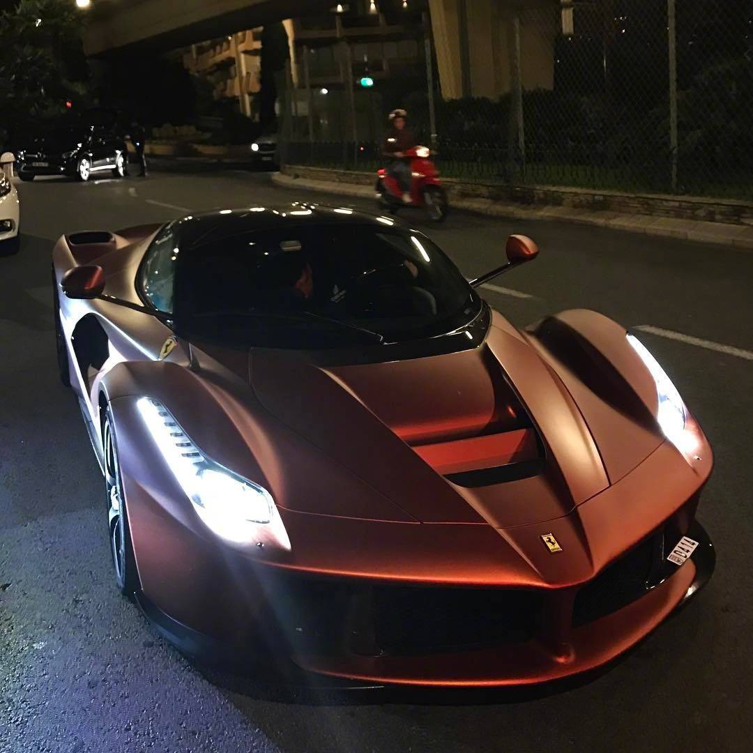 法拉利LaFerrari，颜色贼漂亮！[good] ​​​