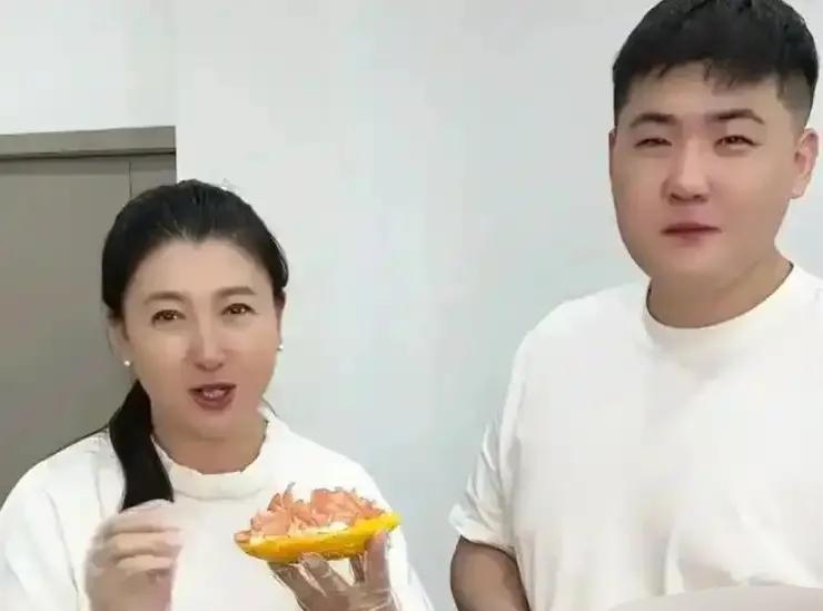 152分也想进中戏？

博导王鑫亲手把公平撕碎！

今天央戏一纸通报：王鑫，开除