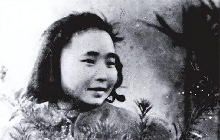 烈士江姐儿子定居美国，记者问他为何不回国？他的回答很现实

江竹筠，1920年生