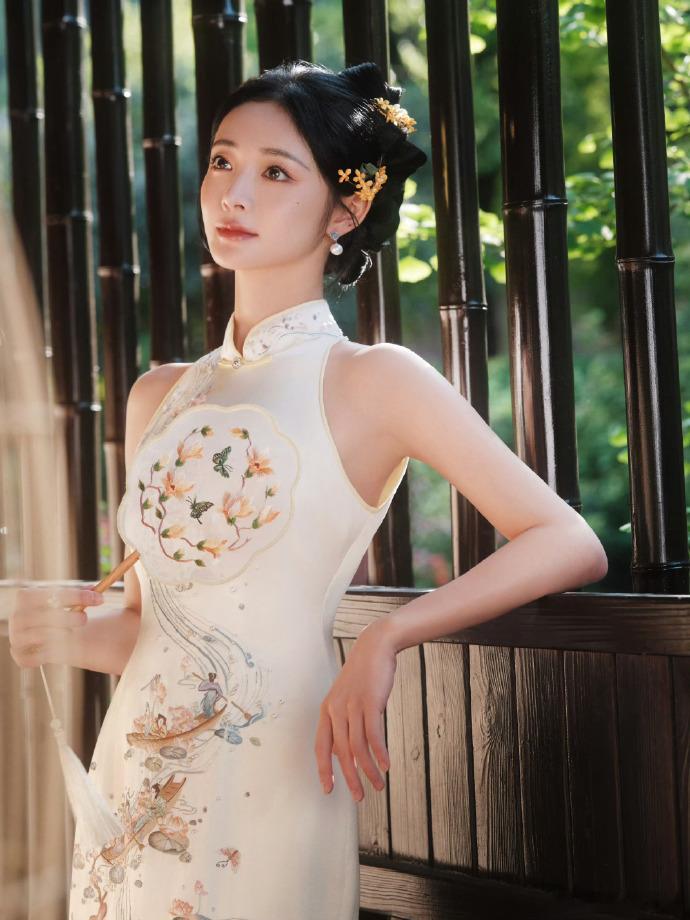 五四晚会明星出图五四晚会明星造型不得不说，五四晚会的造型审美太在线了！不管是西装
