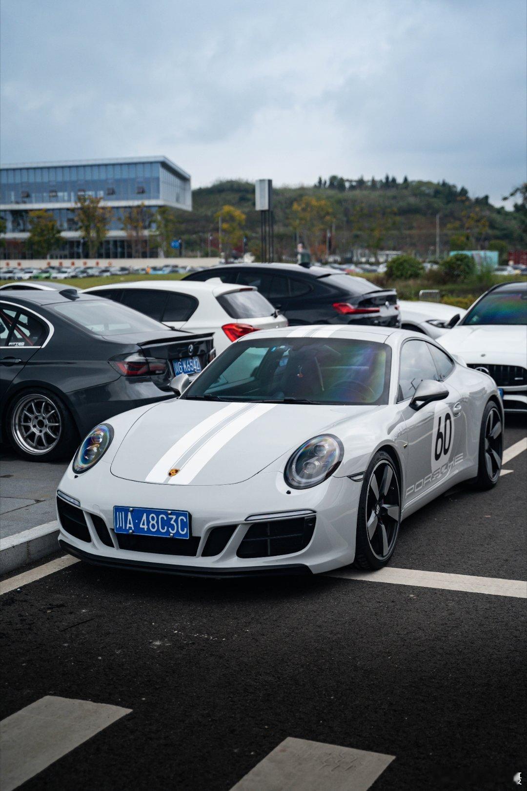 Porsche 911(Manual)宝马嘉年华场外惊喜，一台移植了手动挡的99