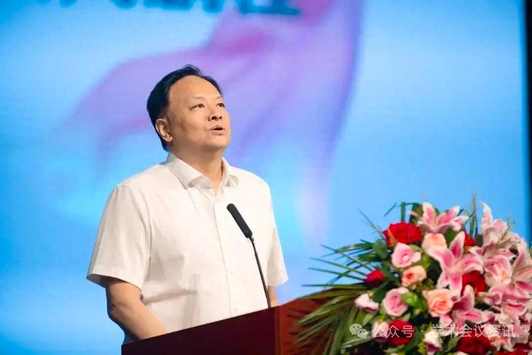 湖北省优秀历史教师
首届荆楚教育名家
国务院特殊津贴专家
第十届国家督学
   