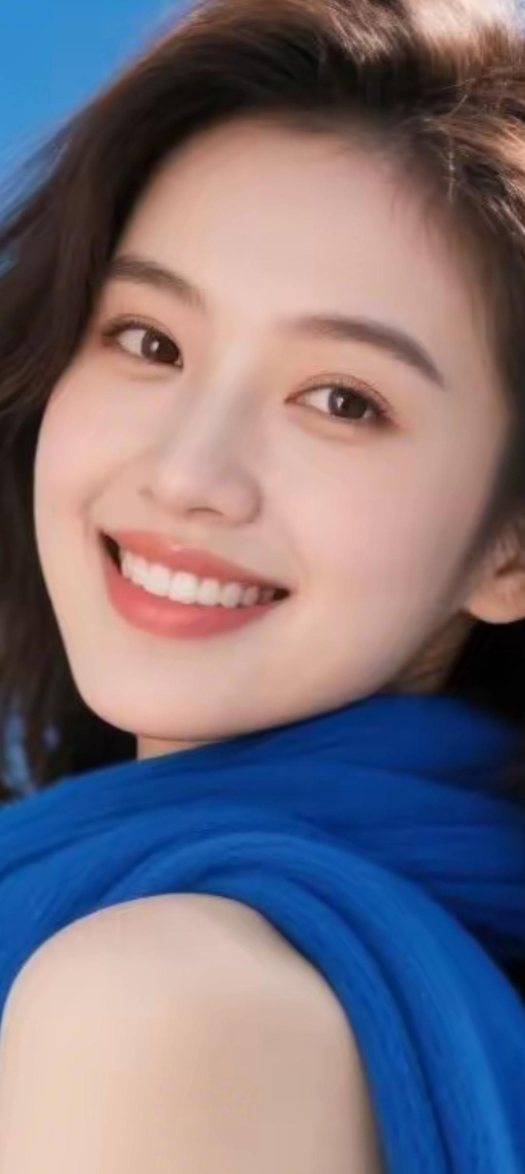 阳光明媚的午后，微笑如阳光般灿烂