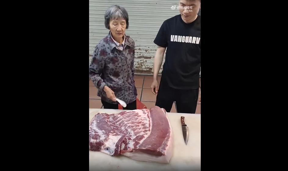 7月14号，菜市场的肉摊子上，那些品相周正、肥瘦刚刚好的精肉、五花肉最是抢手，来