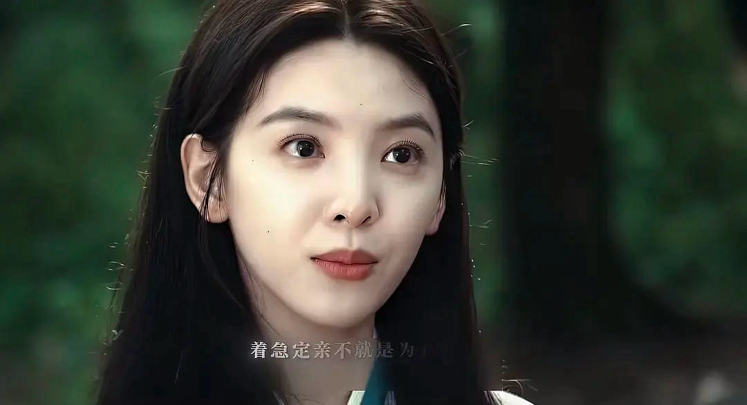 章若楠武侠女主气质章若楠妆造 妆造确实影响很大，预告里章若楠那个造型有点素了，武