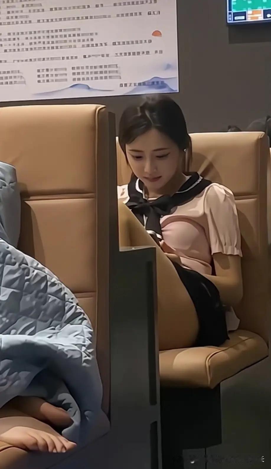 你有念念不忘的那个她或者他吗人海之中，一眼万年[送自己一朵花]