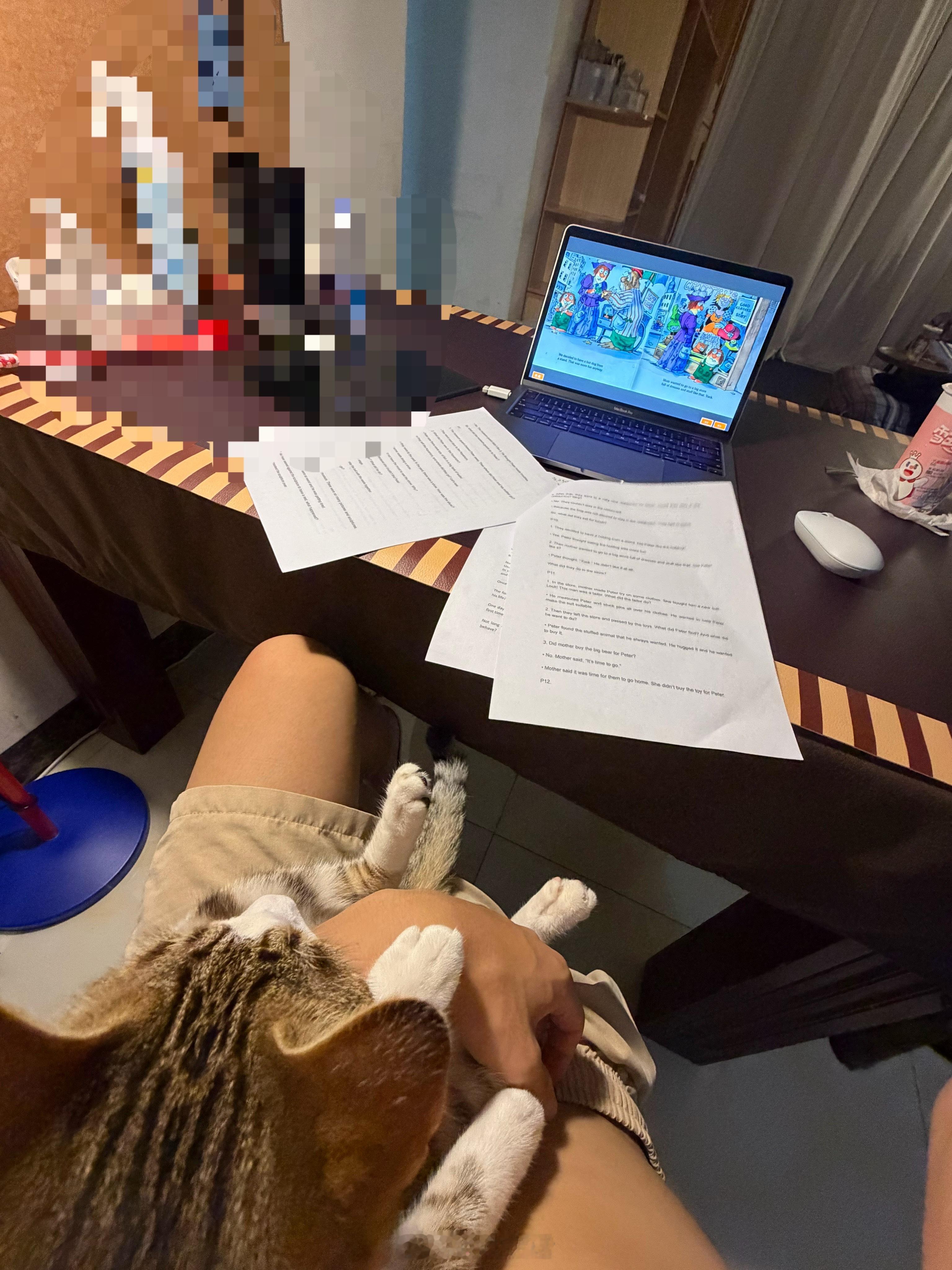 乖乖陪爸爸备课的好宝宝[期待] ​​​
