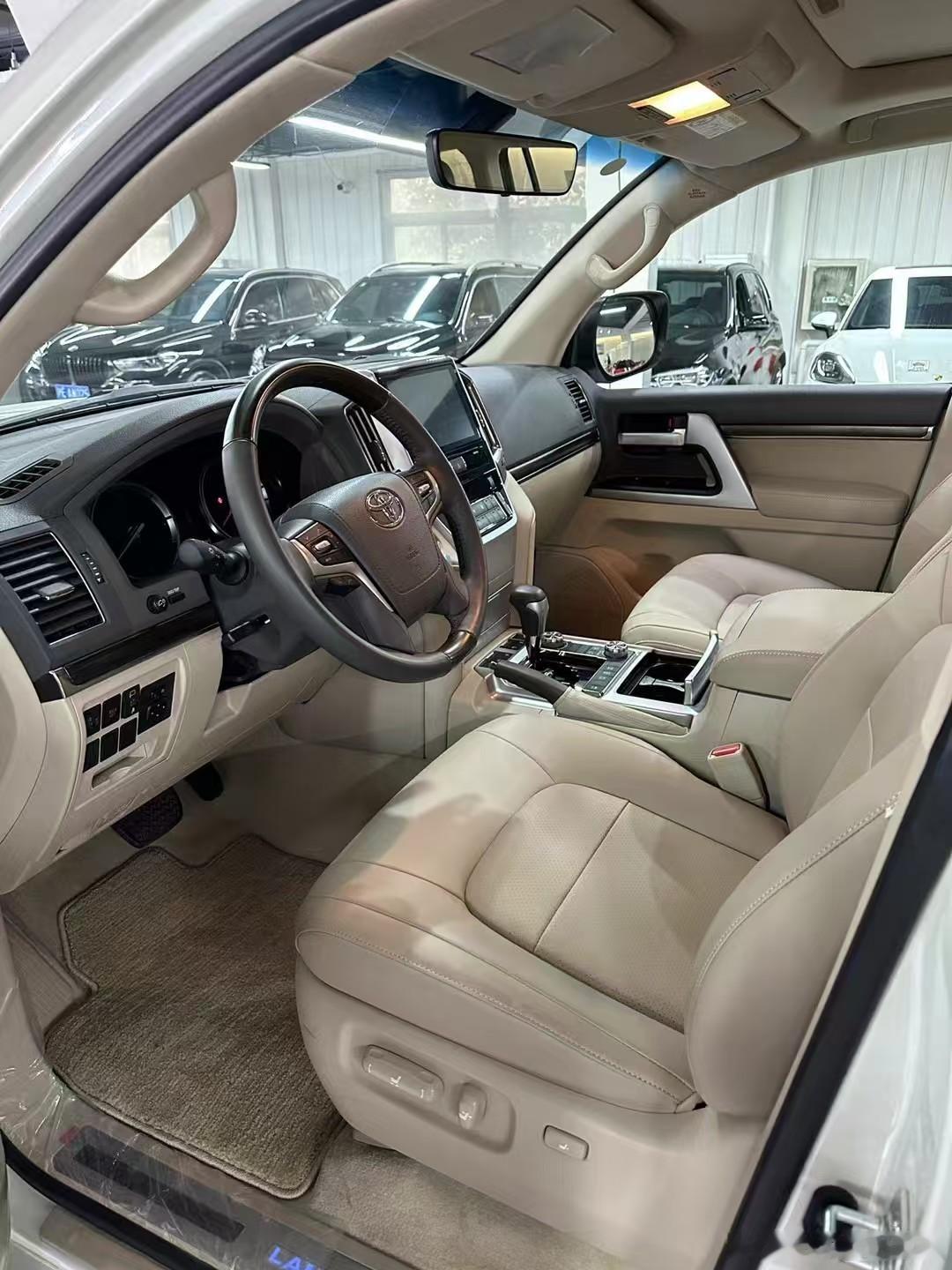 全新酷路泽 5700，国六排放标准，56公里，5.7L 大V8自吸、2024年0