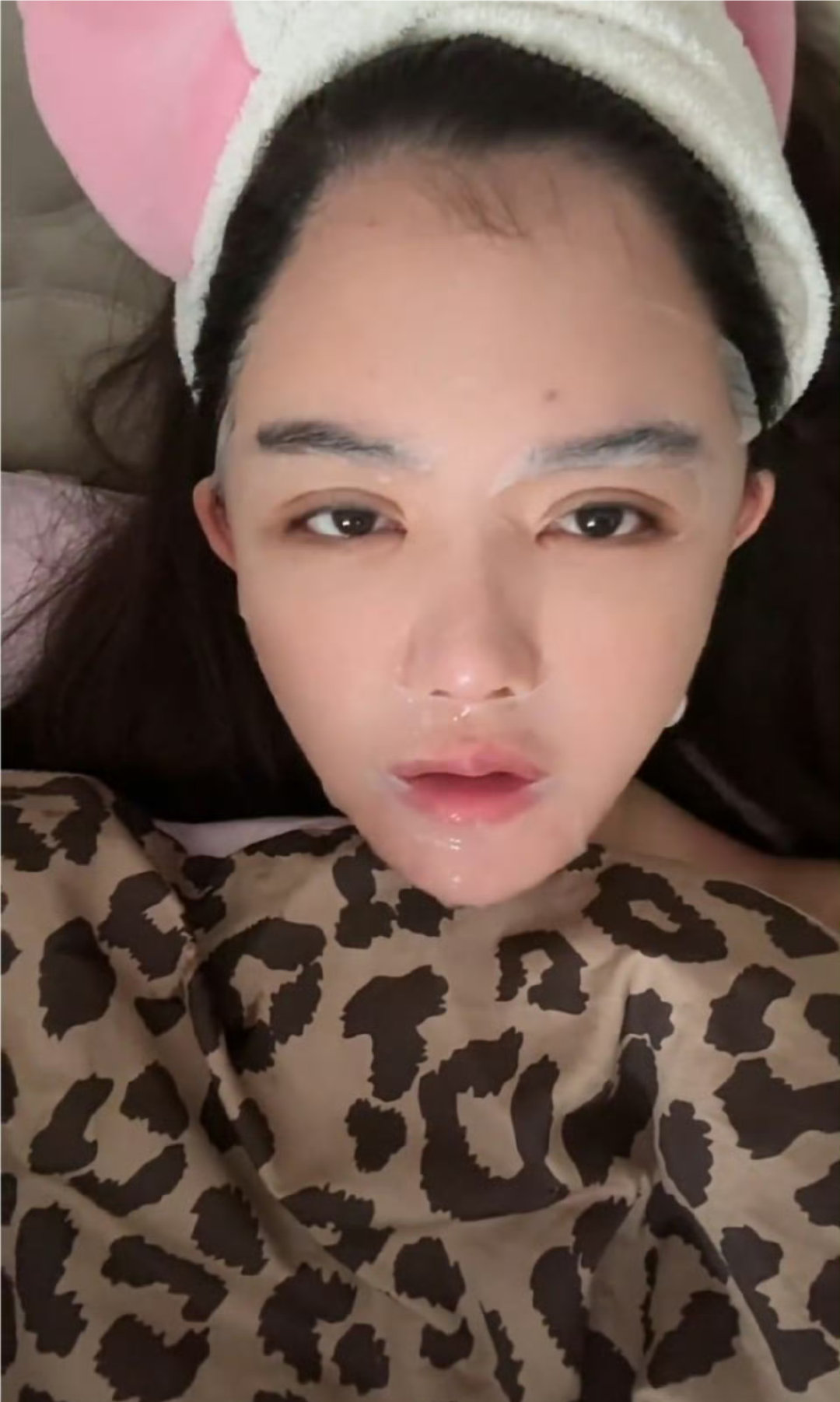 韩安冉否认被绑架这一天天这么多事，真的不是他们安排好的自导自演的剧本吗？为了流量