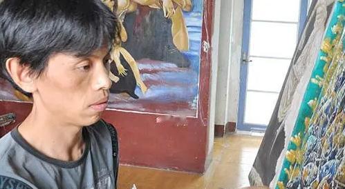 1999年，湖北一位23岁的小伙结婚后，“啃妻”10年，不打工，也不种田，分文未