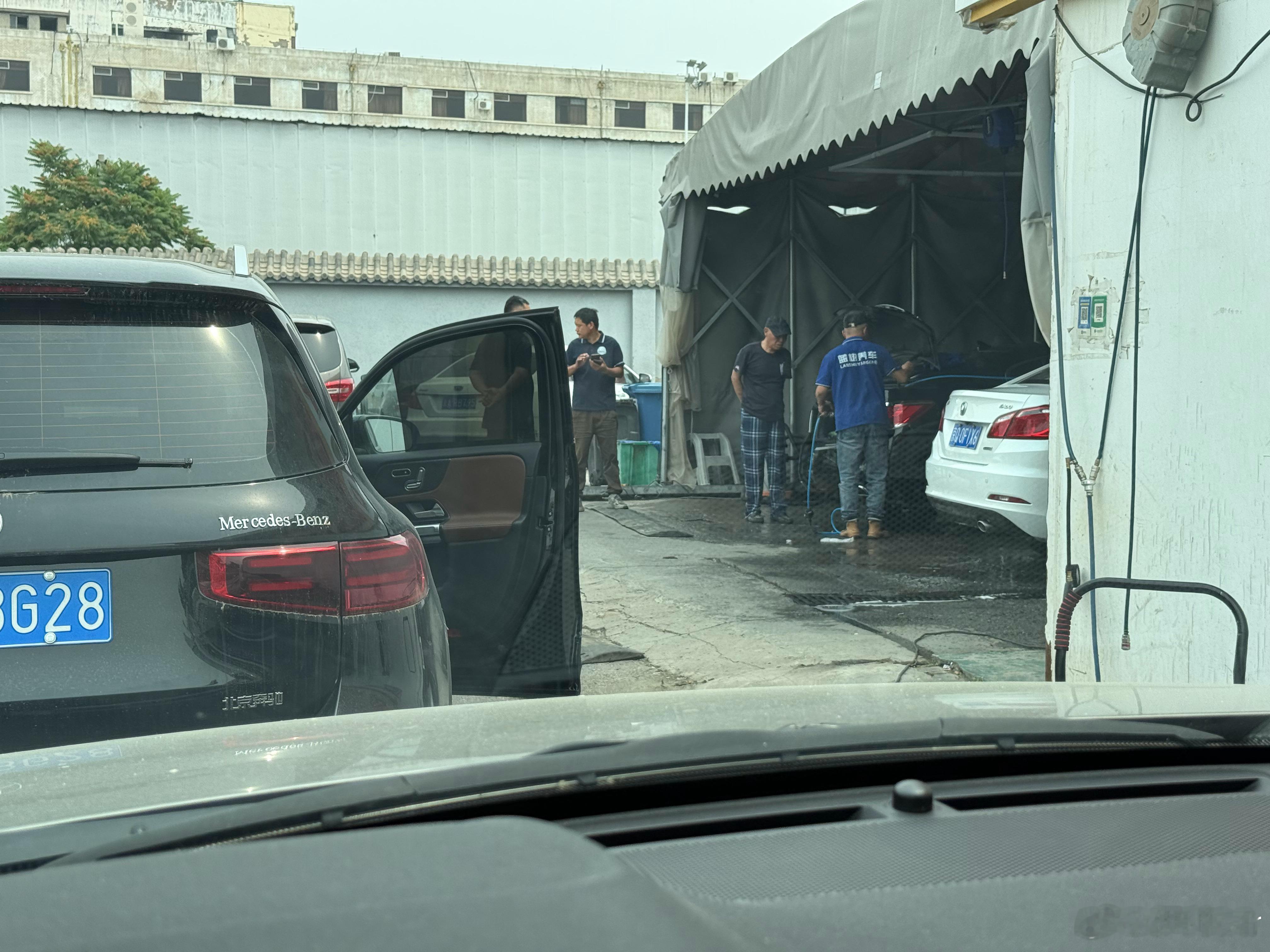 洗车最怕车多的时候擦起来没完[允悲]我与汽车的日常 ​​​